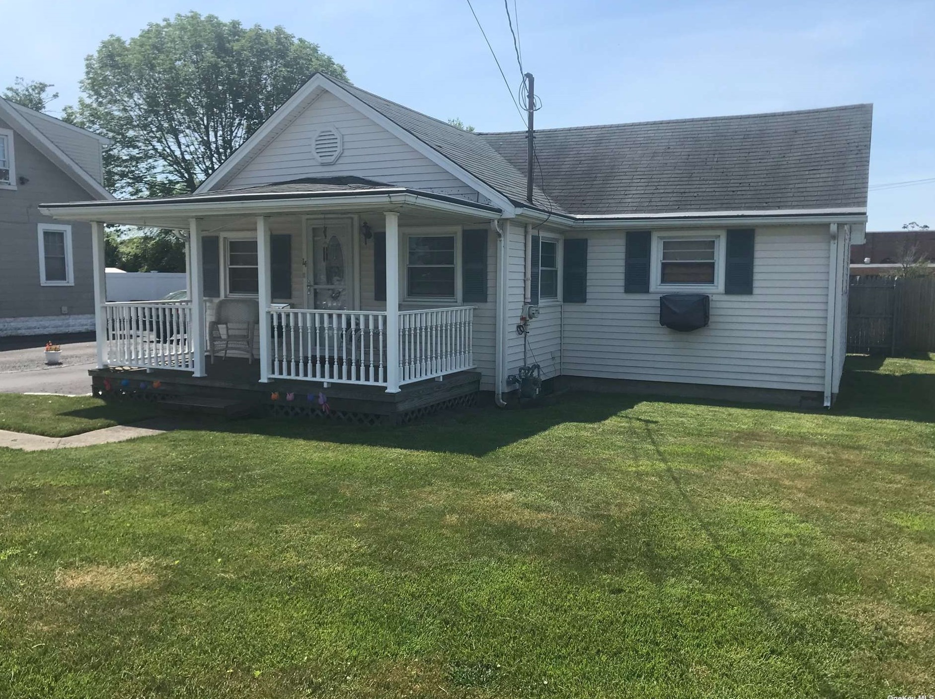 14 Gladiola St, Canaan Lake, NY 11772-2715