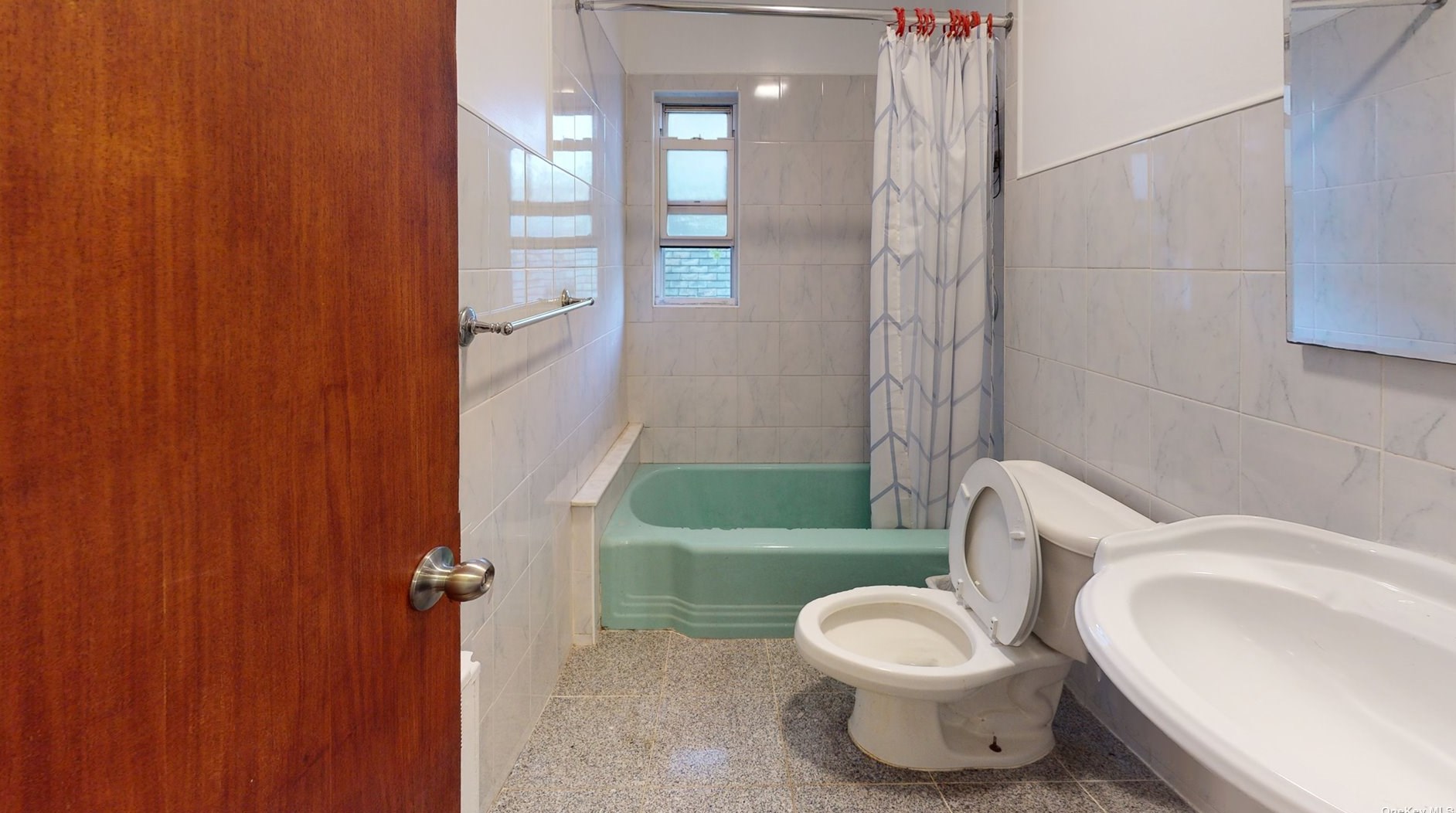 62-18 Cromwell Crescent, Flushing, NY 11375
