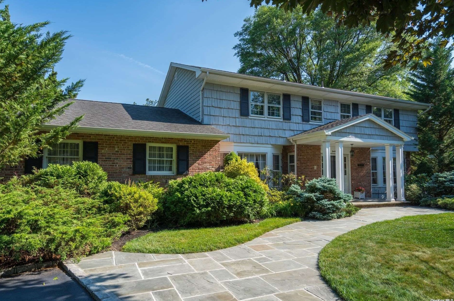 35 Eden Way, East Hills, NY 11576-1004