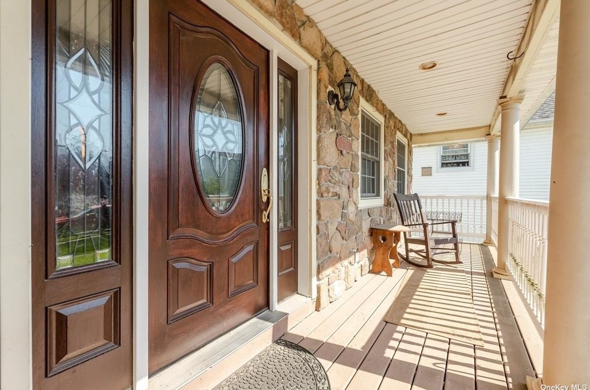 55 Ostend Rd, Barnum Island, NY 11558-1016