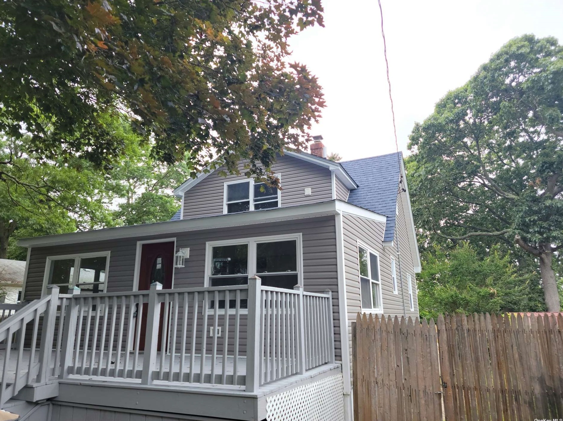 43 Highview Ave, Selden NY  11784-3525 exterior