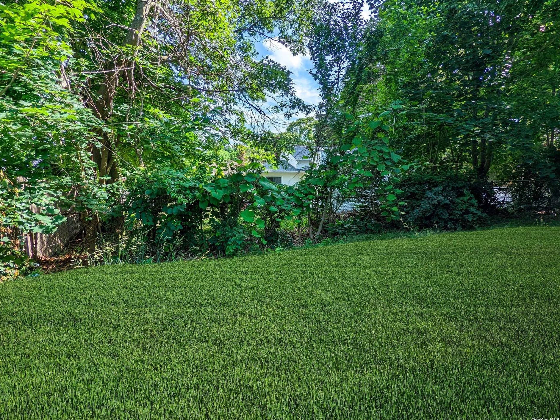 27 Odin Rd, Rocky Point NY  11778-9568 exterior