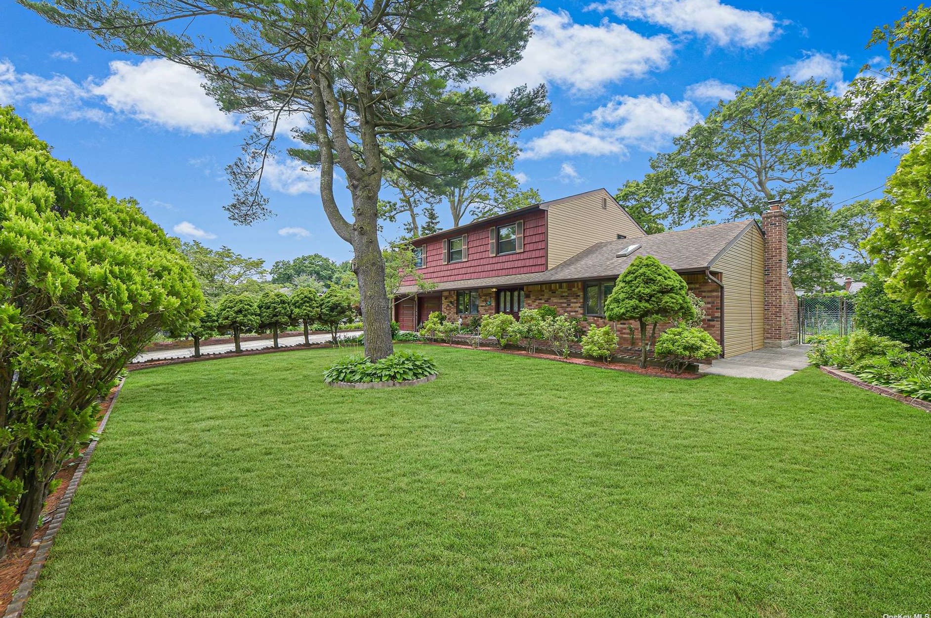 1190 Waverly Ave, Holtsville, NY 11742