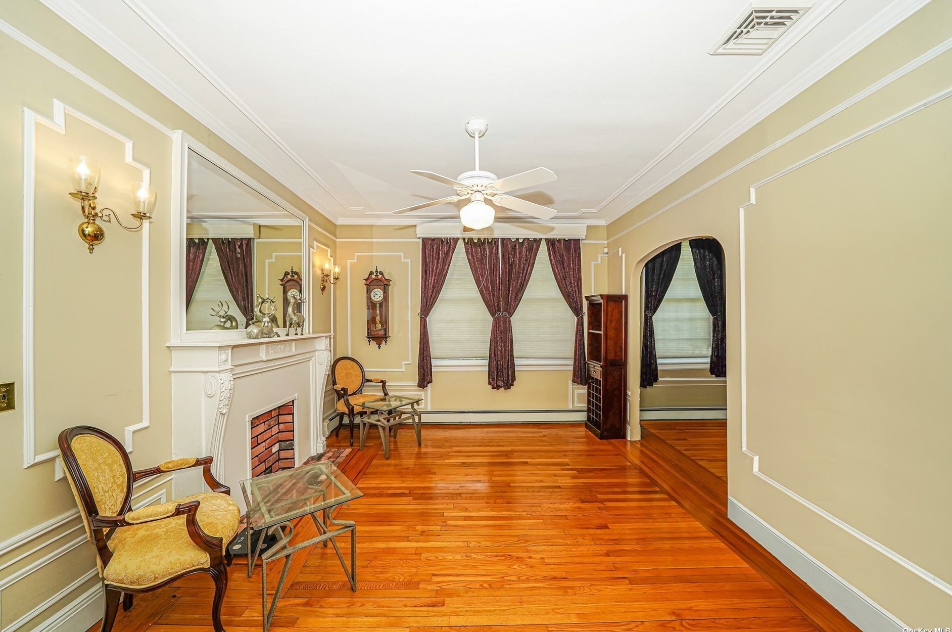 23 Jerome St, Smithtown NY  11787-5738 exterior