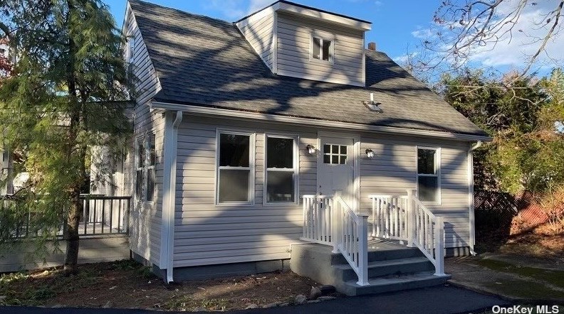 11 Washington Ave, Old Mastic, NY 11951