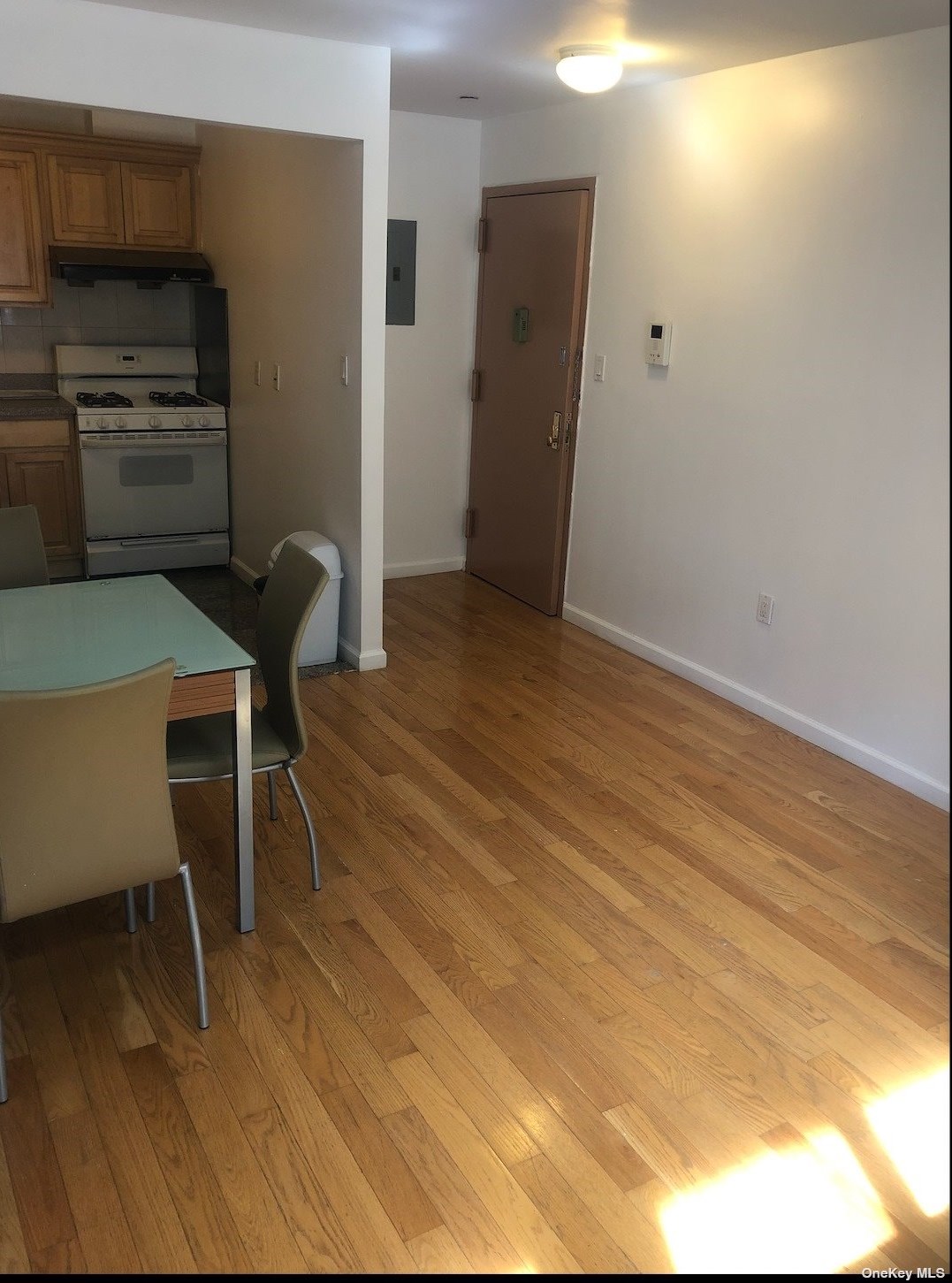 8523 Broadway Apt 2a, Flushing, NY