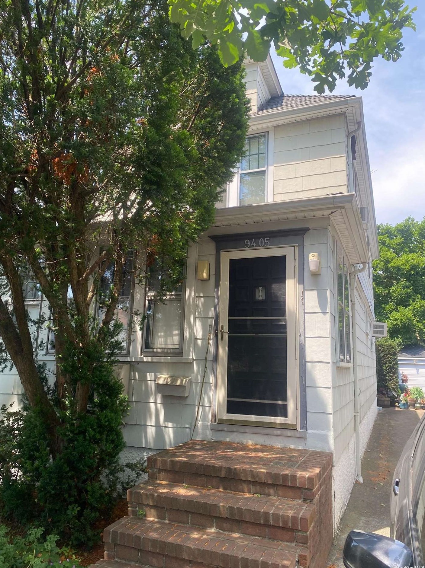 94-05 70th Ave, Flushing, NY 11375-5654