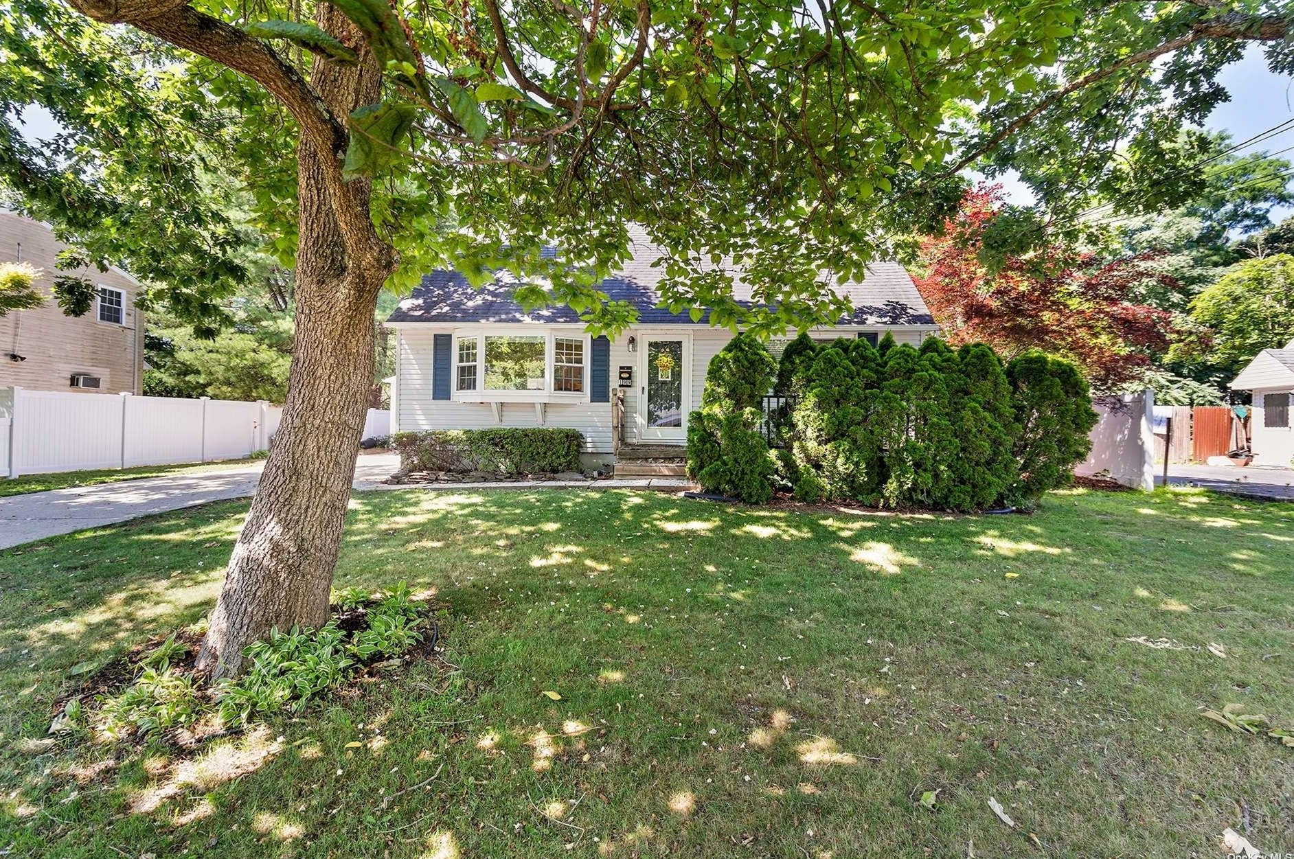 199 Mark Tree Rd, South Setauket, NY 11720