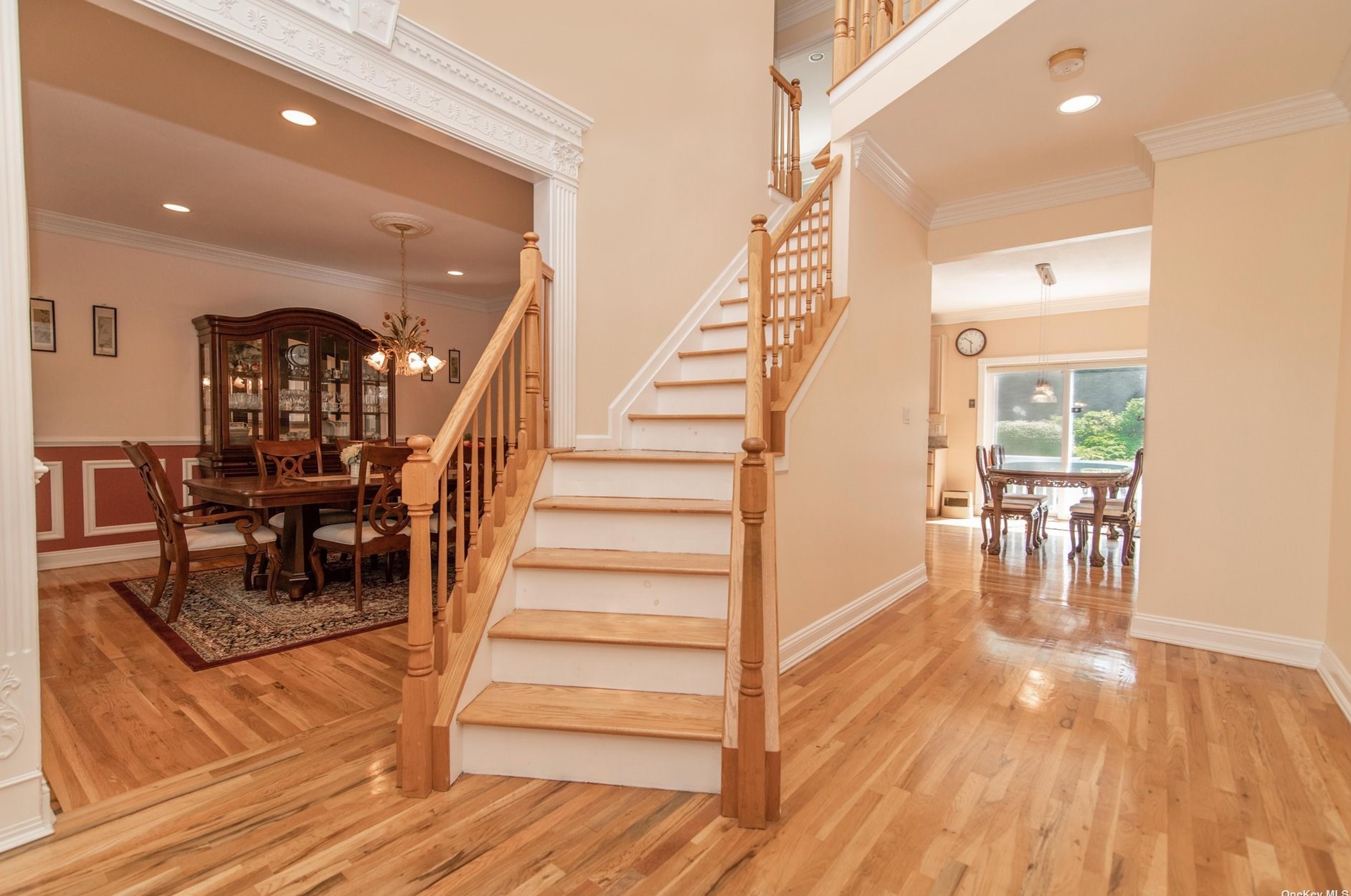 29 Stadium Blvd, Strongs Neck, NY 11733-1062