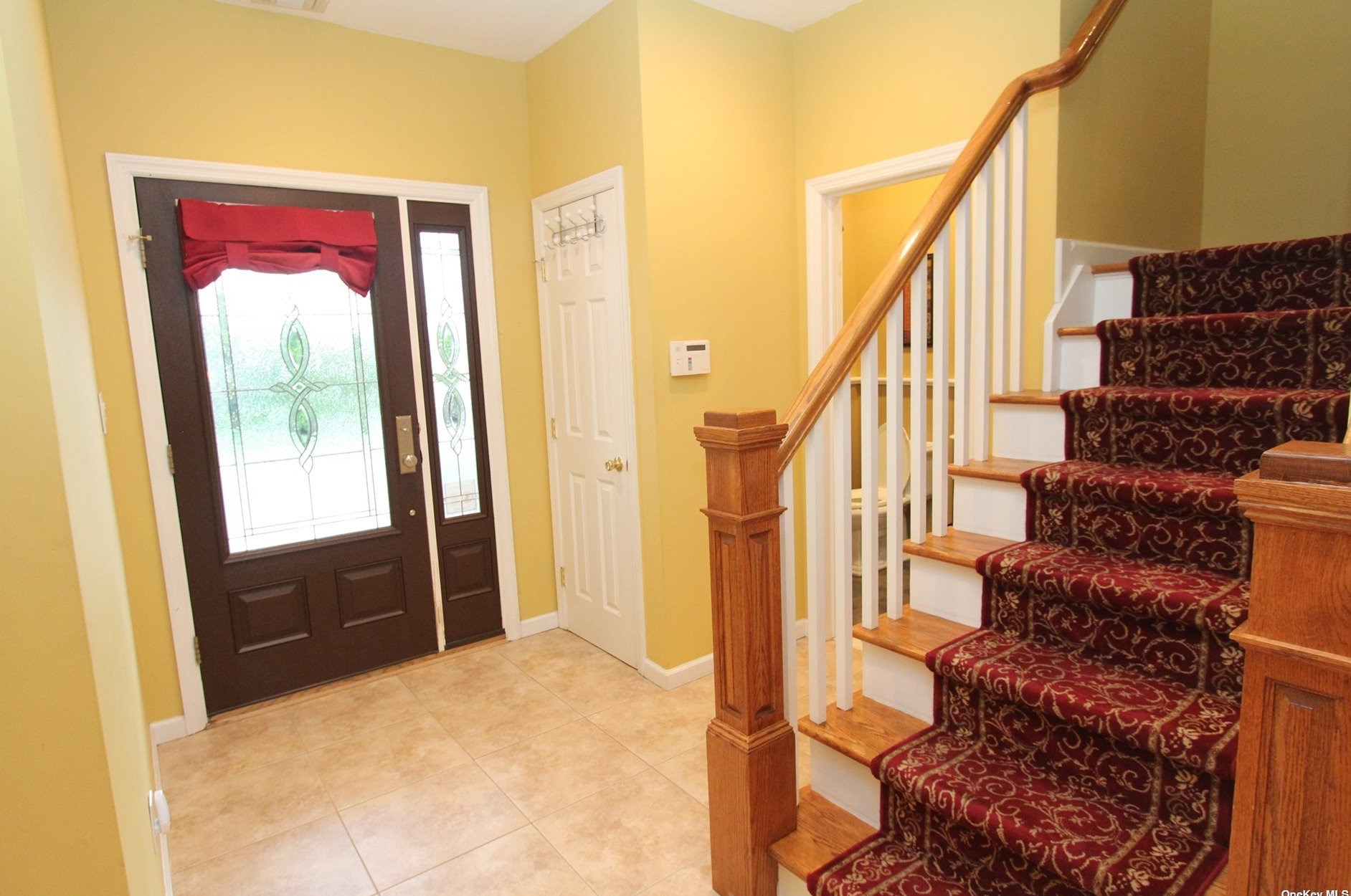 44 Baker Ave, North Merrick, NY 11566-2328