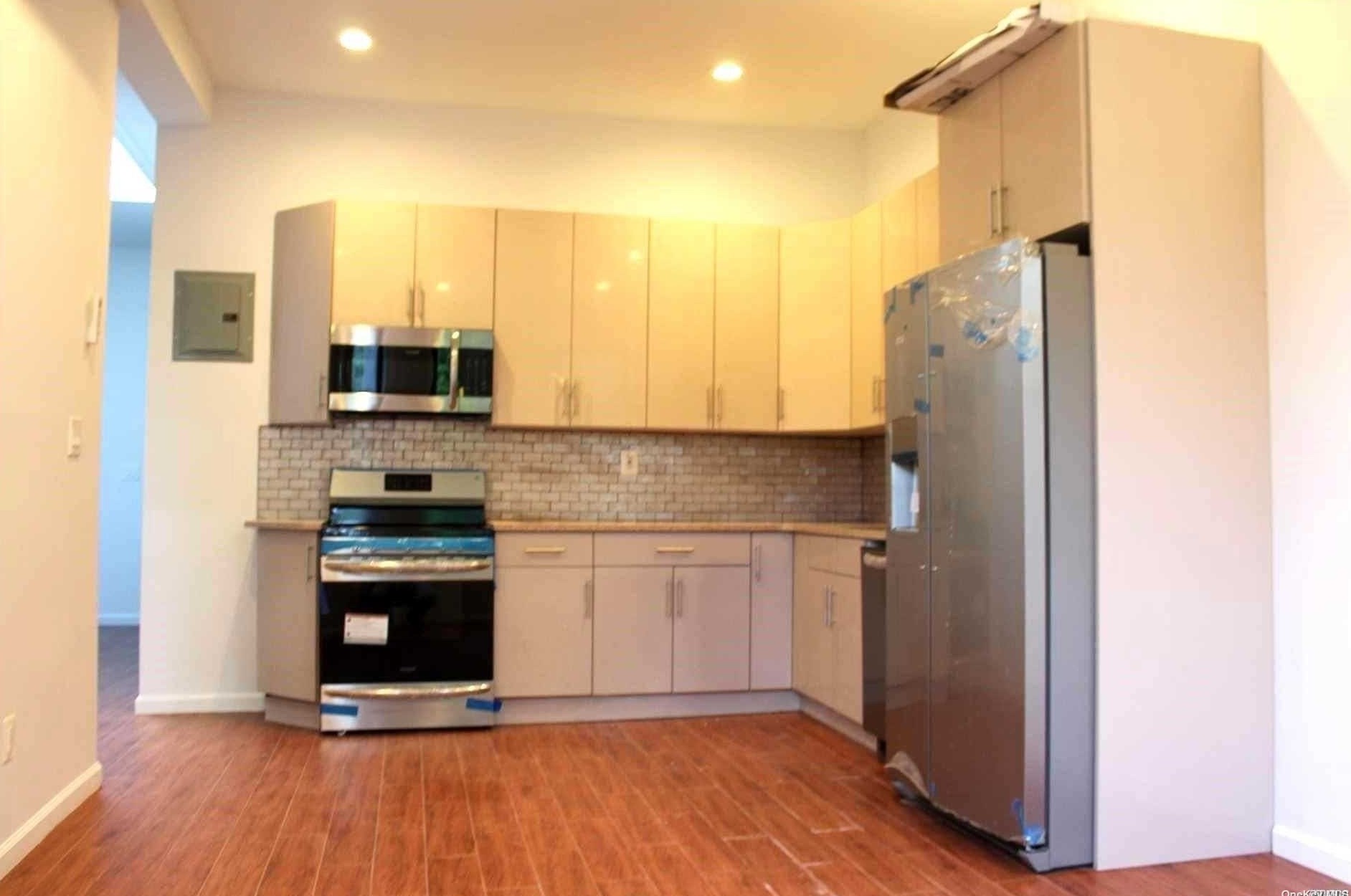 283 Cornelia St #2, Brooklyn, NY 11221