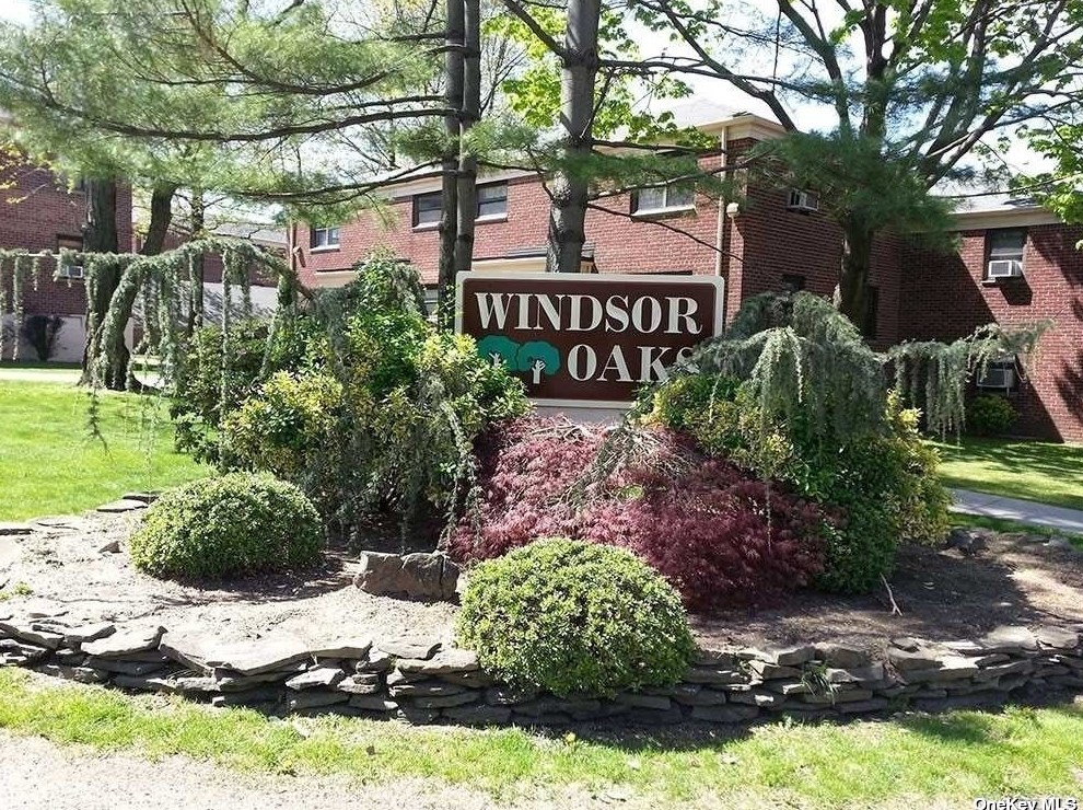 21949 74th Ave, Flushing NY  11364-3031 exterior