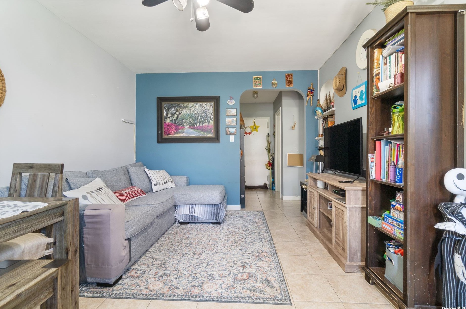 52-19 69th Pl, Flushing, NY 11378-6006