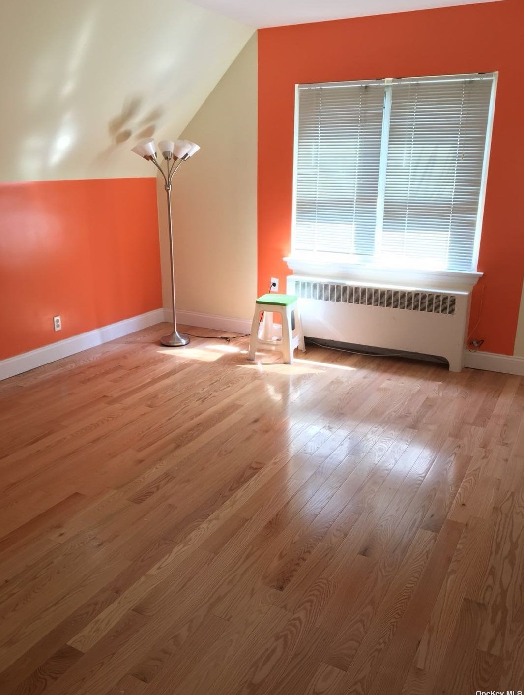 50-26 208th St #2nd Fl, Flushing, NY 11364