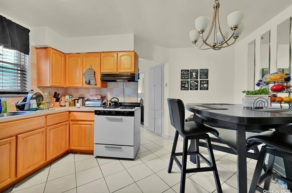 763 E 81st St, Brooklyn, NY 11228