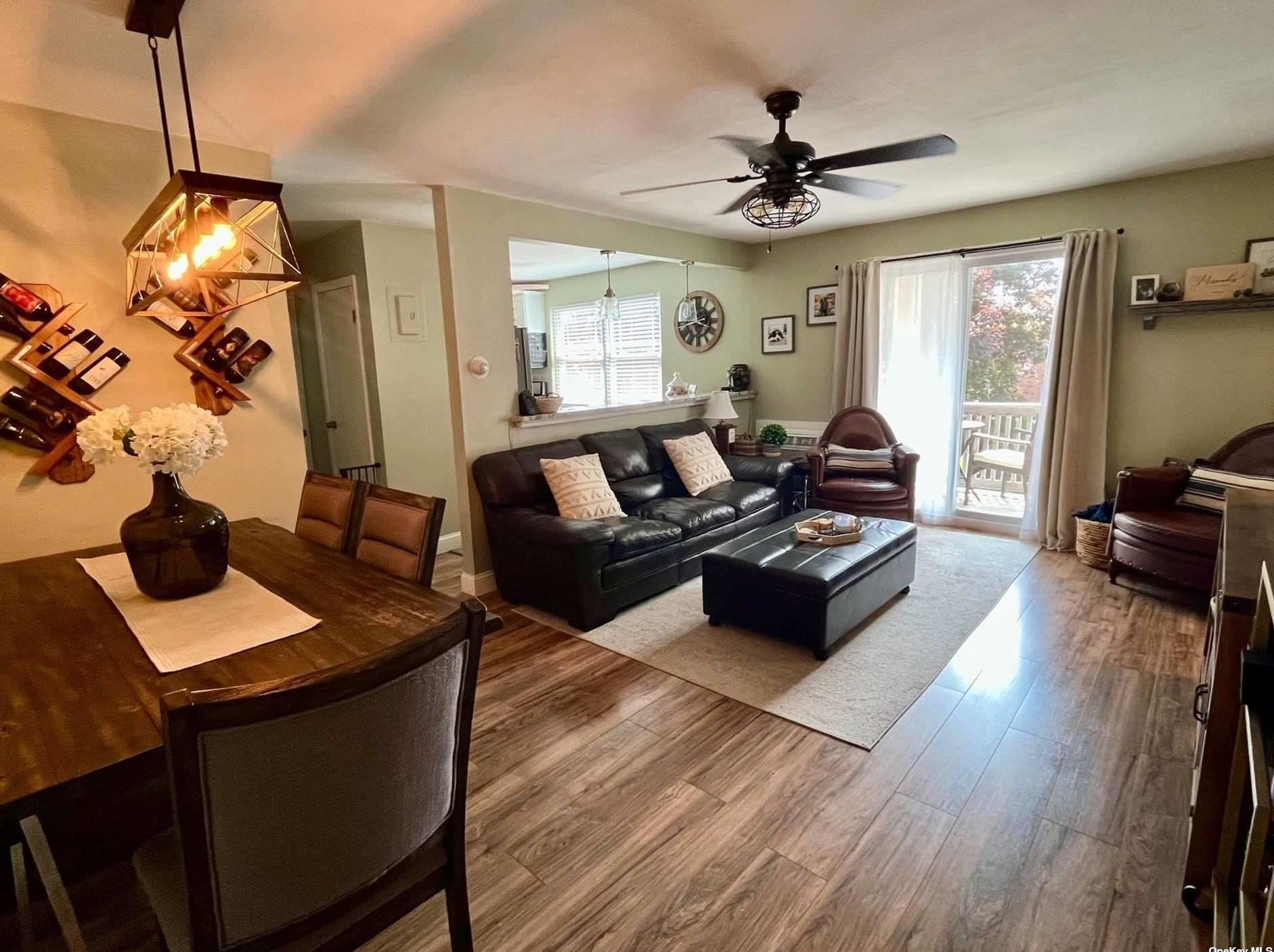112 Fairharbor Dr, Canaan Lake, NY 11772-3328