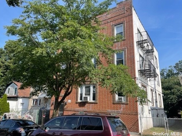 10009 32nd Ave, Flushing, NY 11369-2501