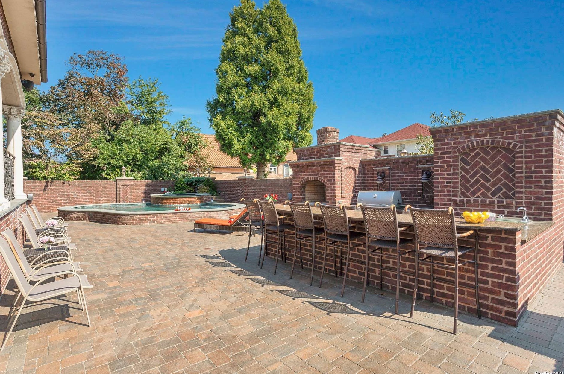 32 Boulevard, Flushing NY 11357-1003 exterior