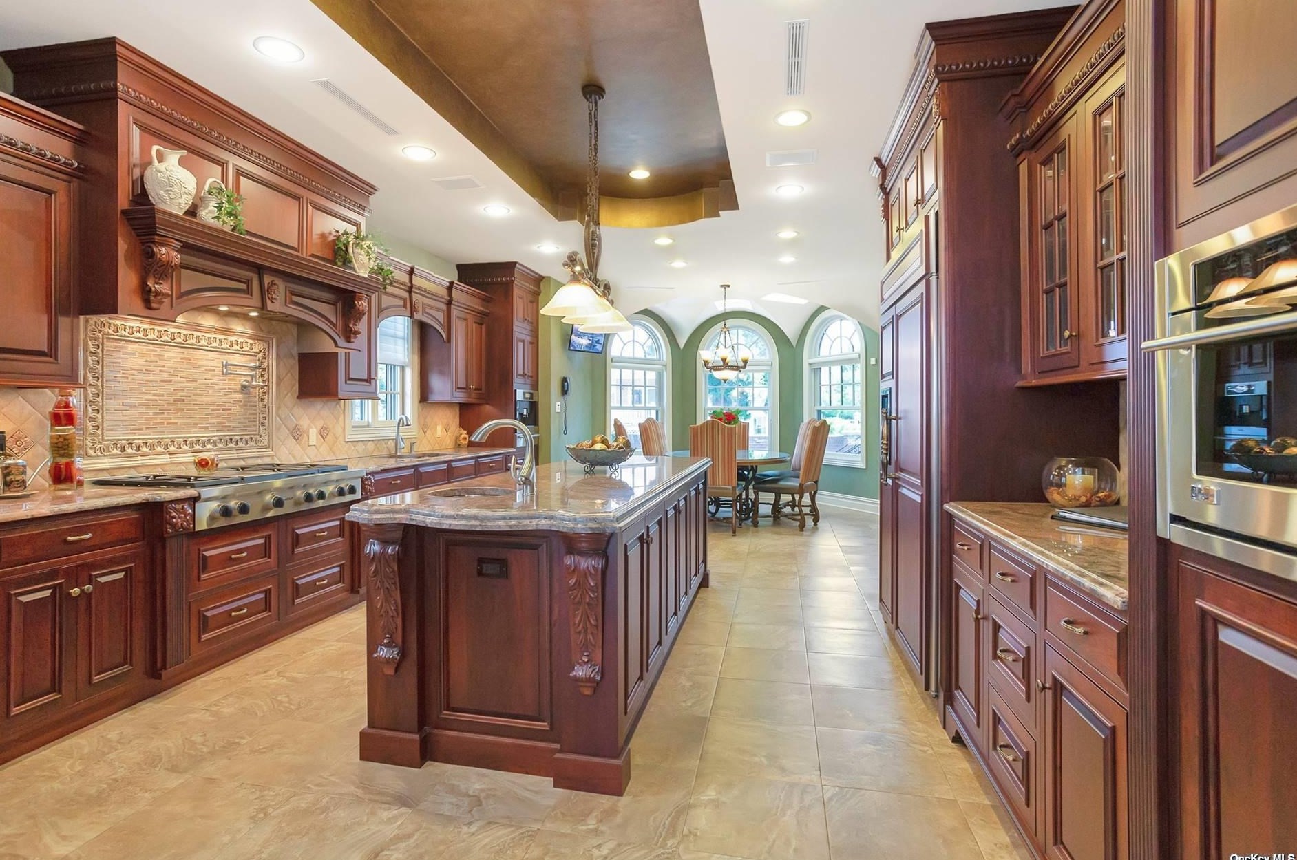 32 Boulevard, Flushing NY 11357-1003 exterior