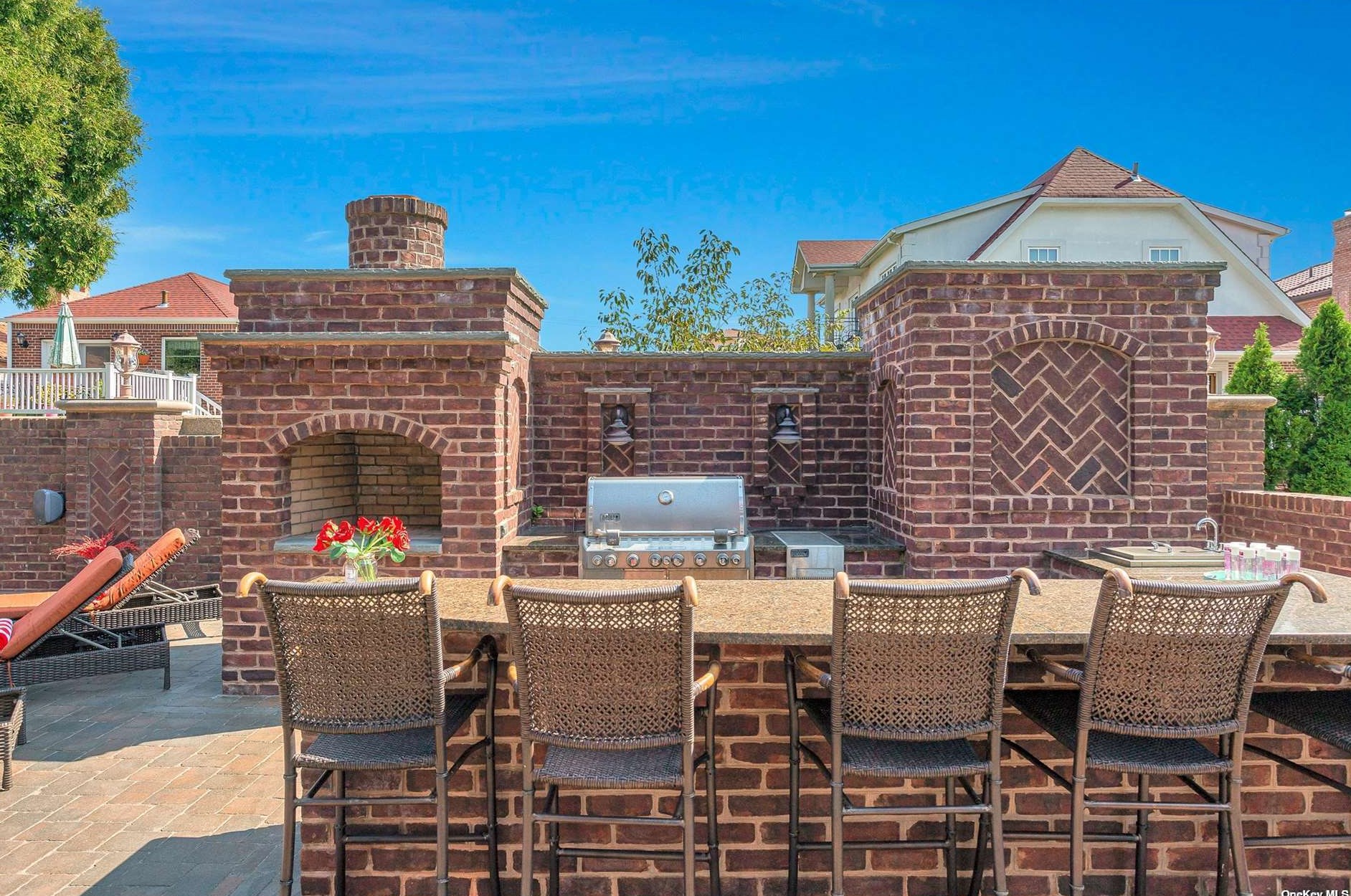 32 Boulevard, Flushing NY 11357-1003 exterior