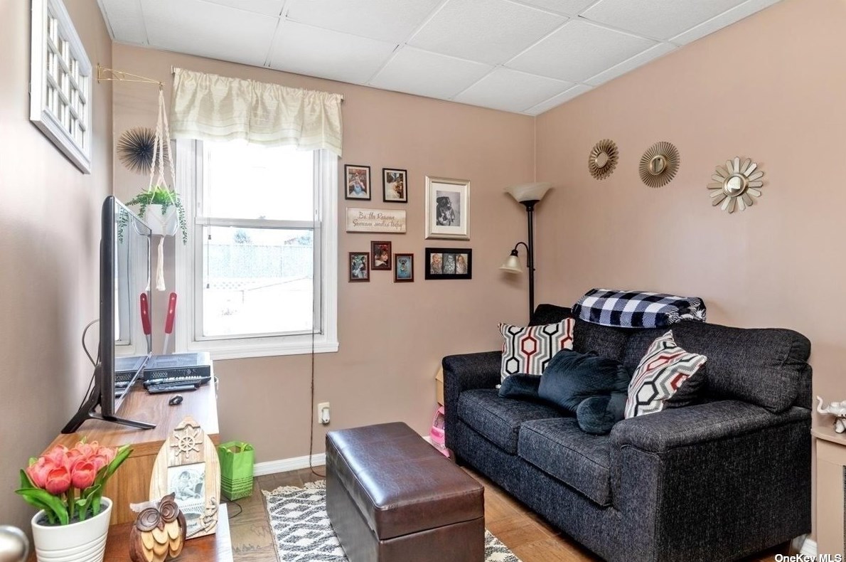 945 119th St, Flushing, NY 11356