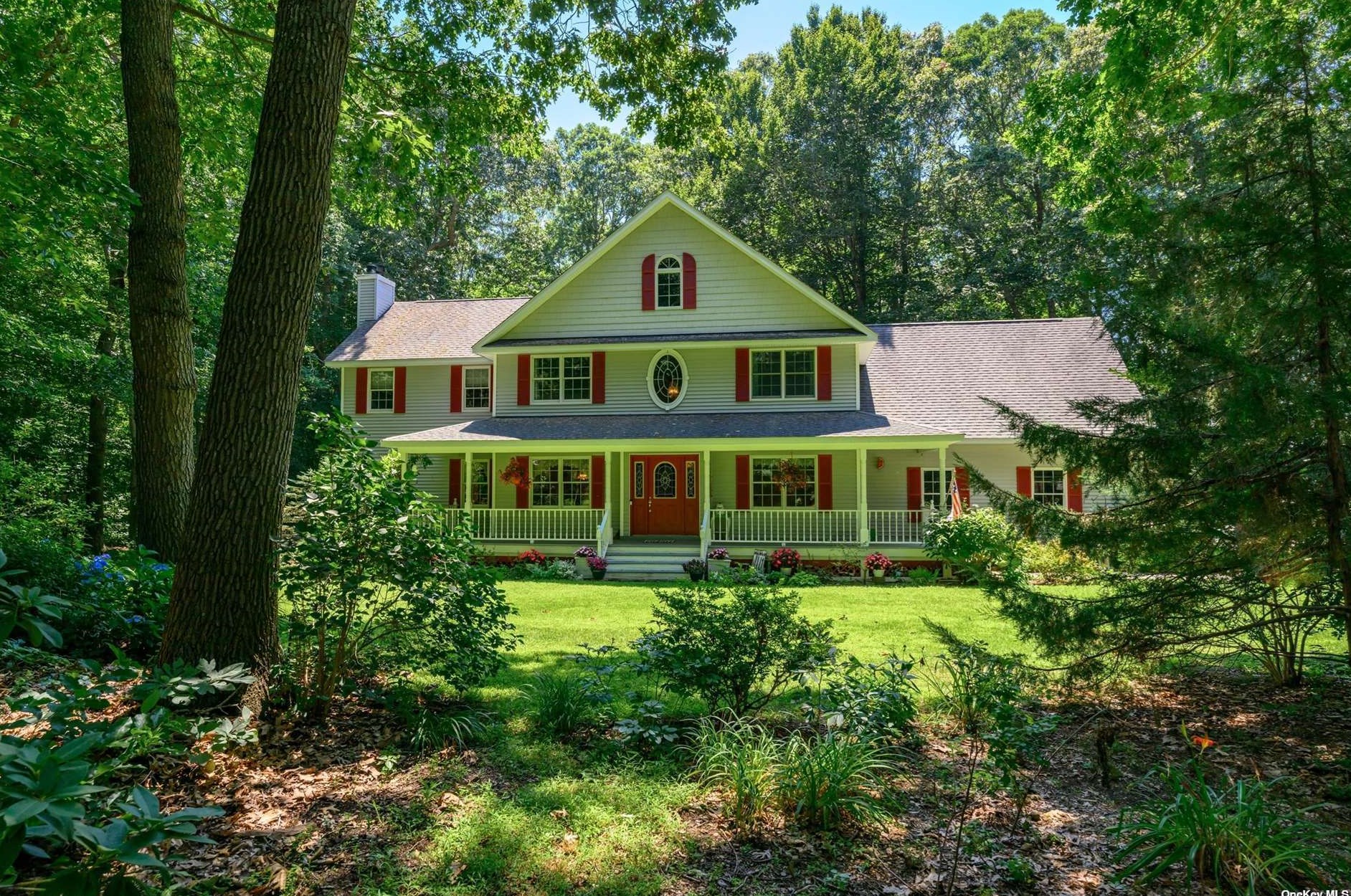 1400 Evergreen Dr, Nassau Point, NY 11935