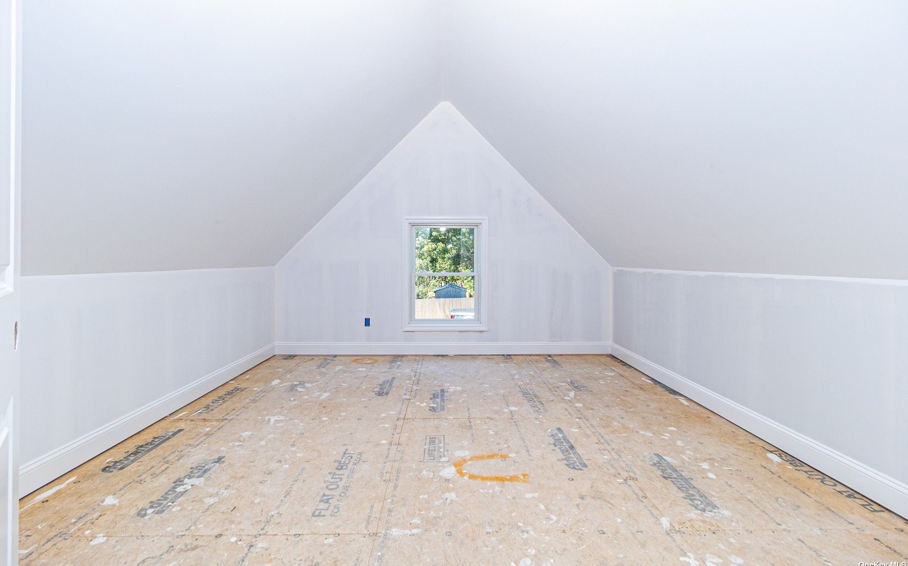 682 Portion Rd, Hauppauge NY 11779-2376 exterior