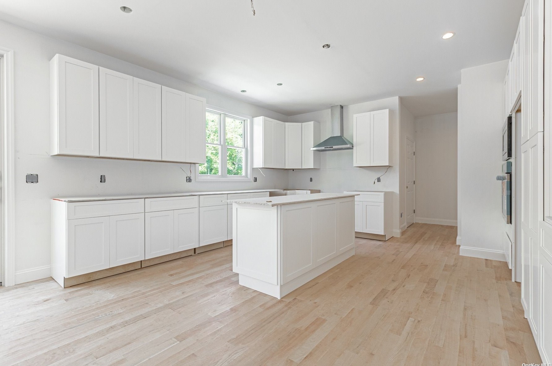 682 Portion Rd, Hauppauge NY 11779-2376 exterior