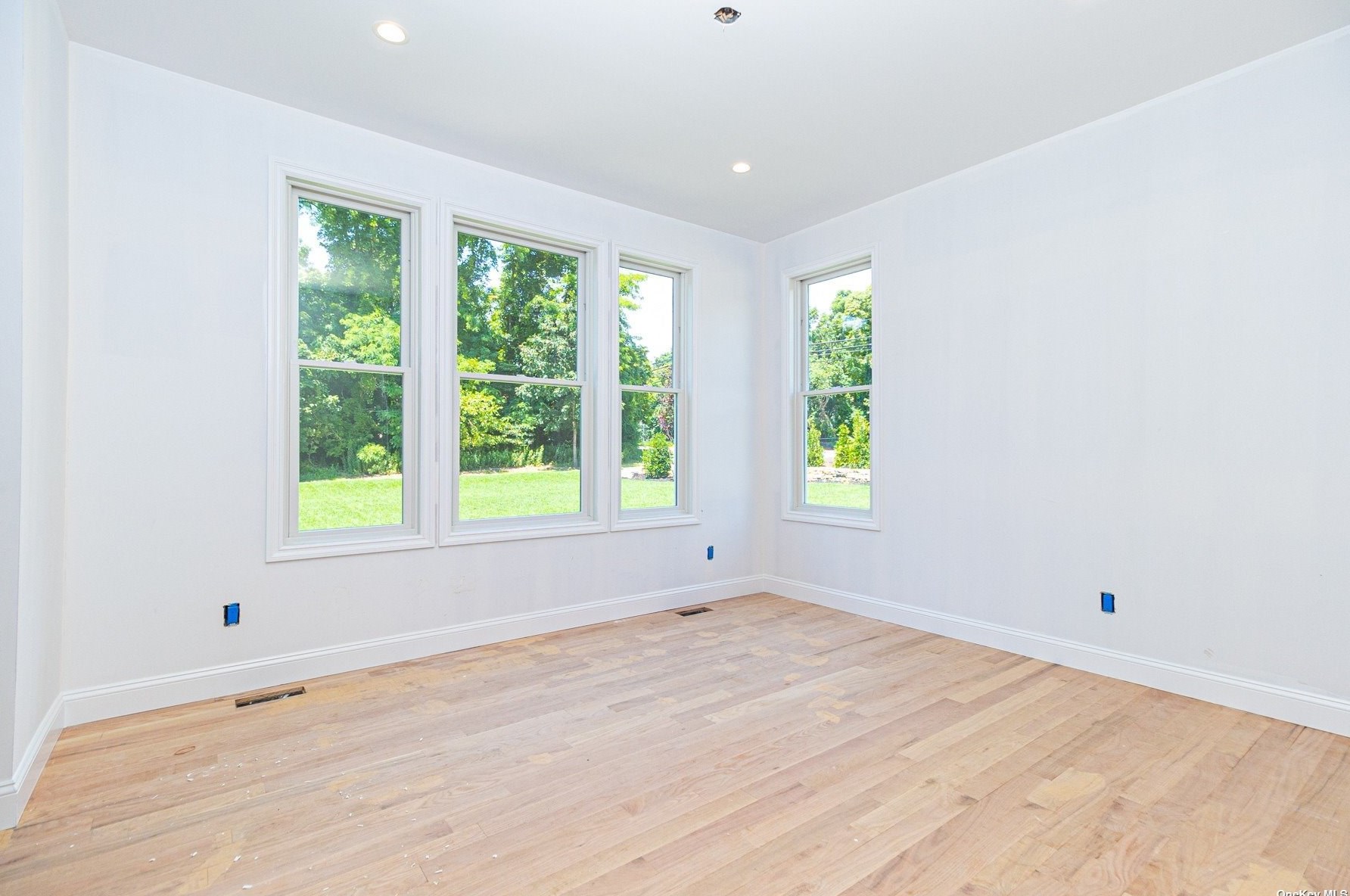 682 Portion Rd, Hauppauge NY 11779-2376 exterior