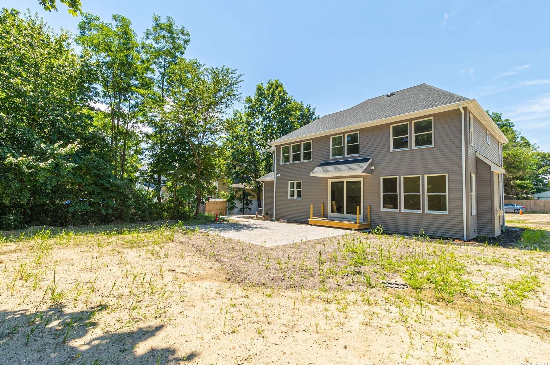 682 Portion Rd, Hauppauge NY 11779-2376 exterior