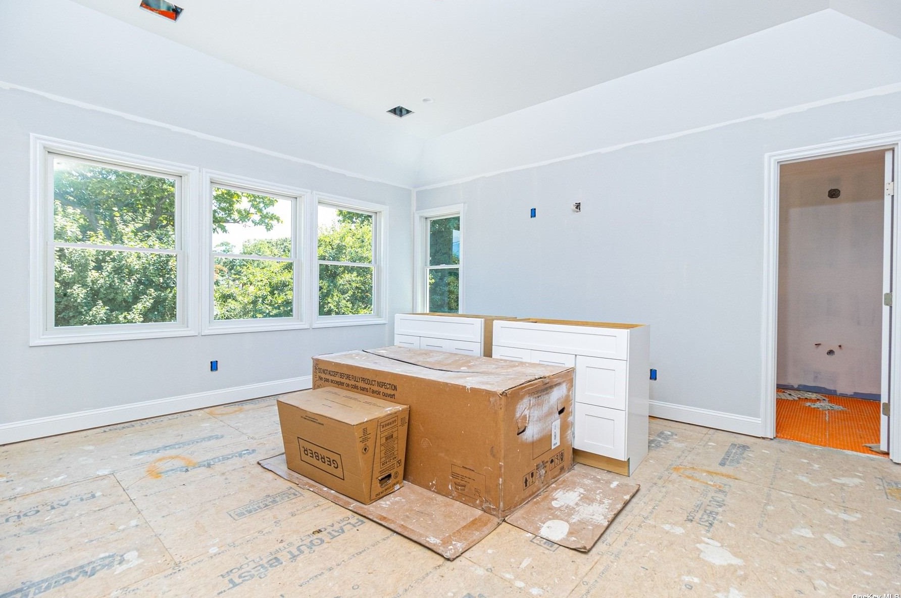 682 Portion Rd, Hauppauge NY 11779-2376 exterior