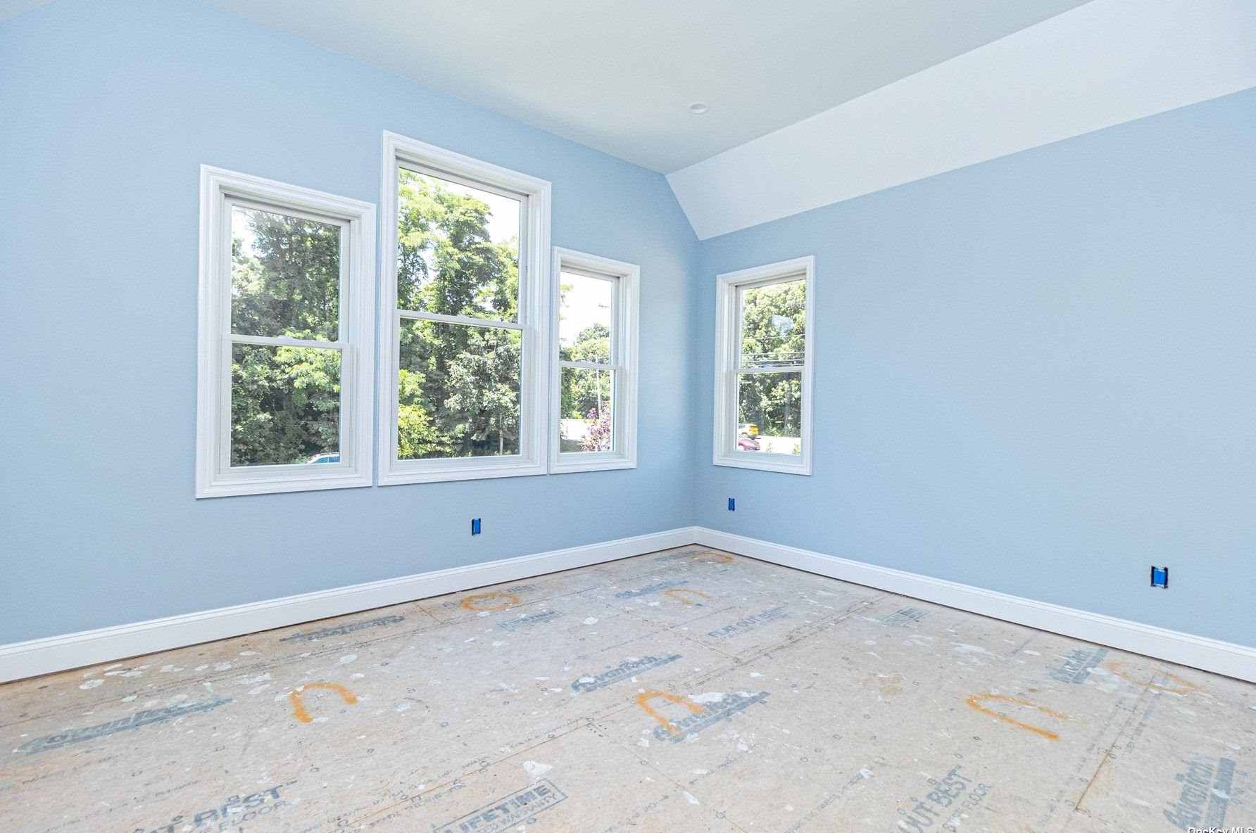 682 Portion Rd, Hauppauge NY 11779-2376 exterior