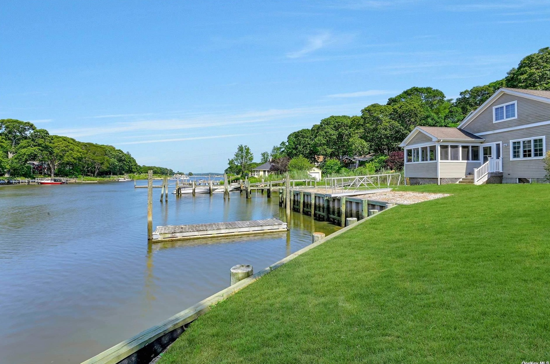 3105 Oaklawn Ave, Southold, NY 11971