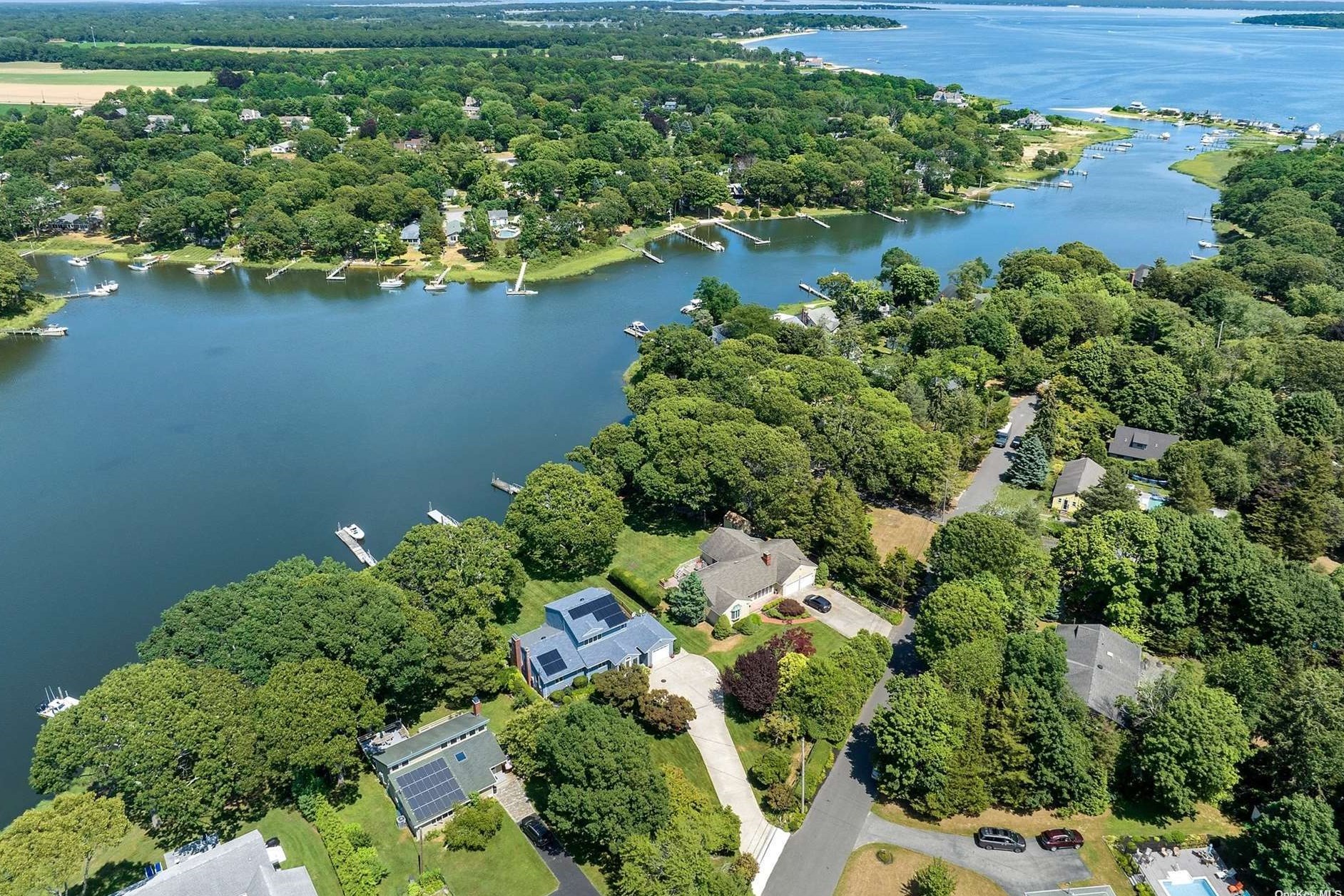 505 Bungalow Ln, Mattituck NY  11952-2209 exterior