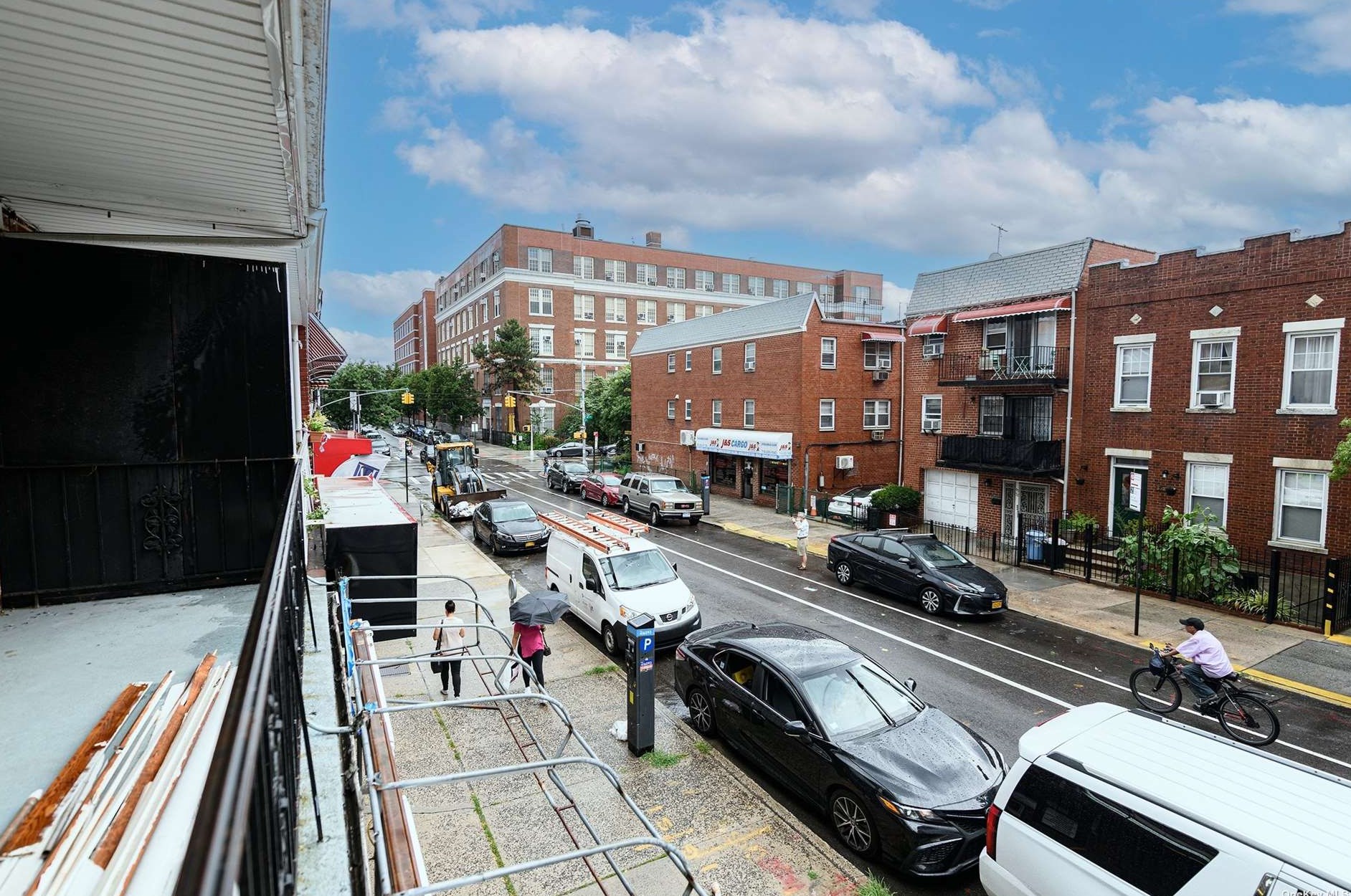 4547 47th St #2, Flushing, NY 11377