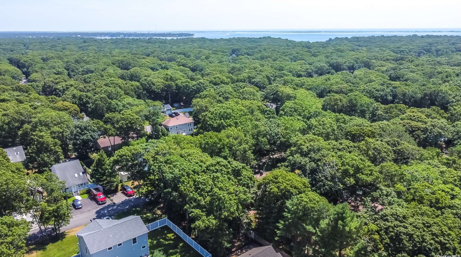 12 Seashore Ave, East Quogue, NY 11942