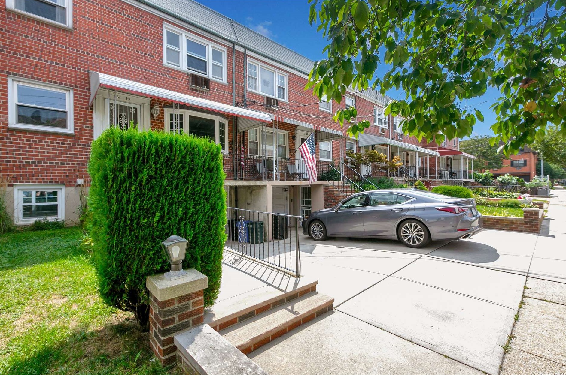 61-45 219th St, Flushing NY  11364-2224 exterior