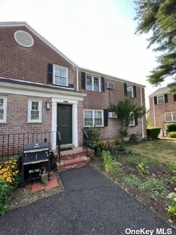 224-29 64th Ave, Flushing, NY 11364-2231