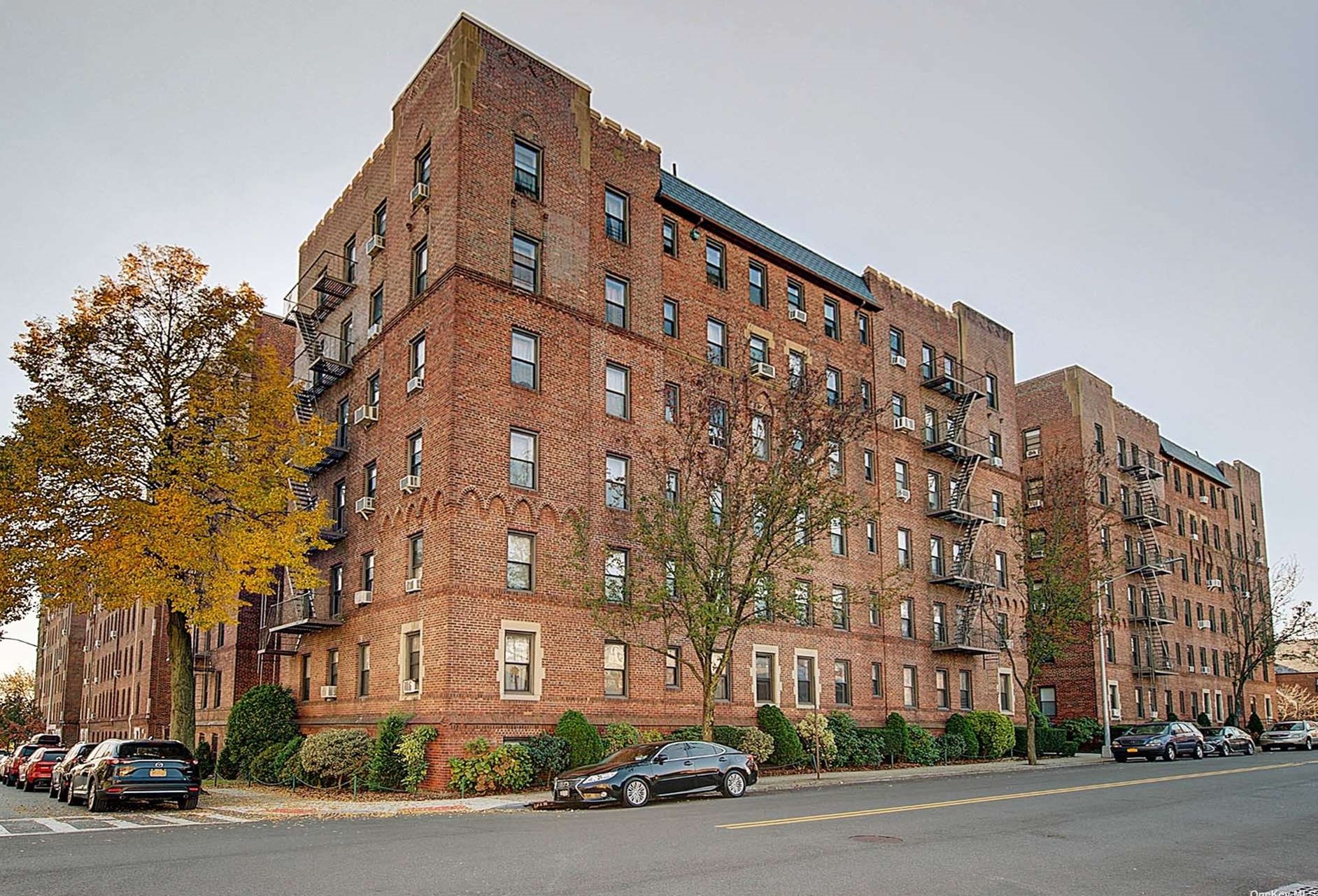 167-10 Crocheron Ave #3l, Flushing, NY 11358