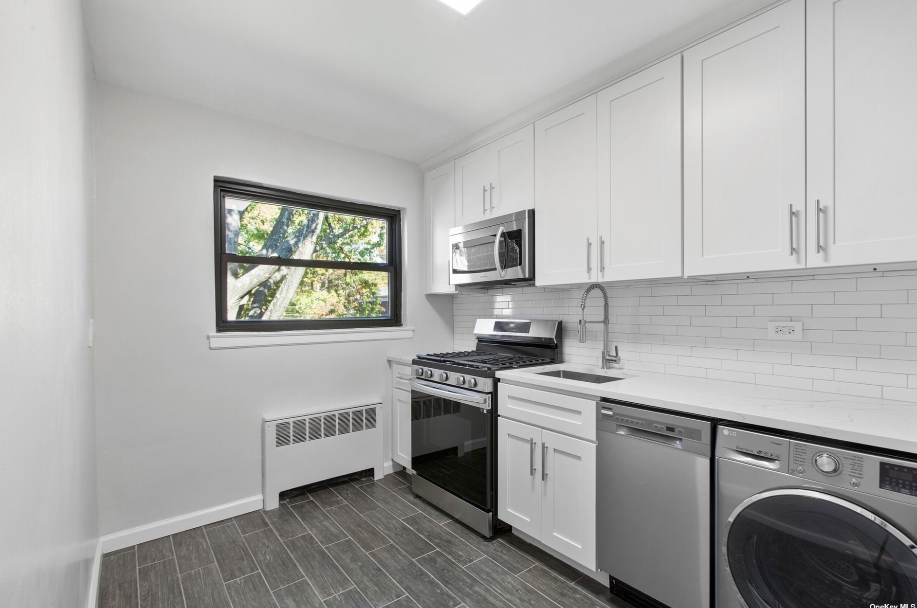 219-40 74th Ave, Flushing, NY