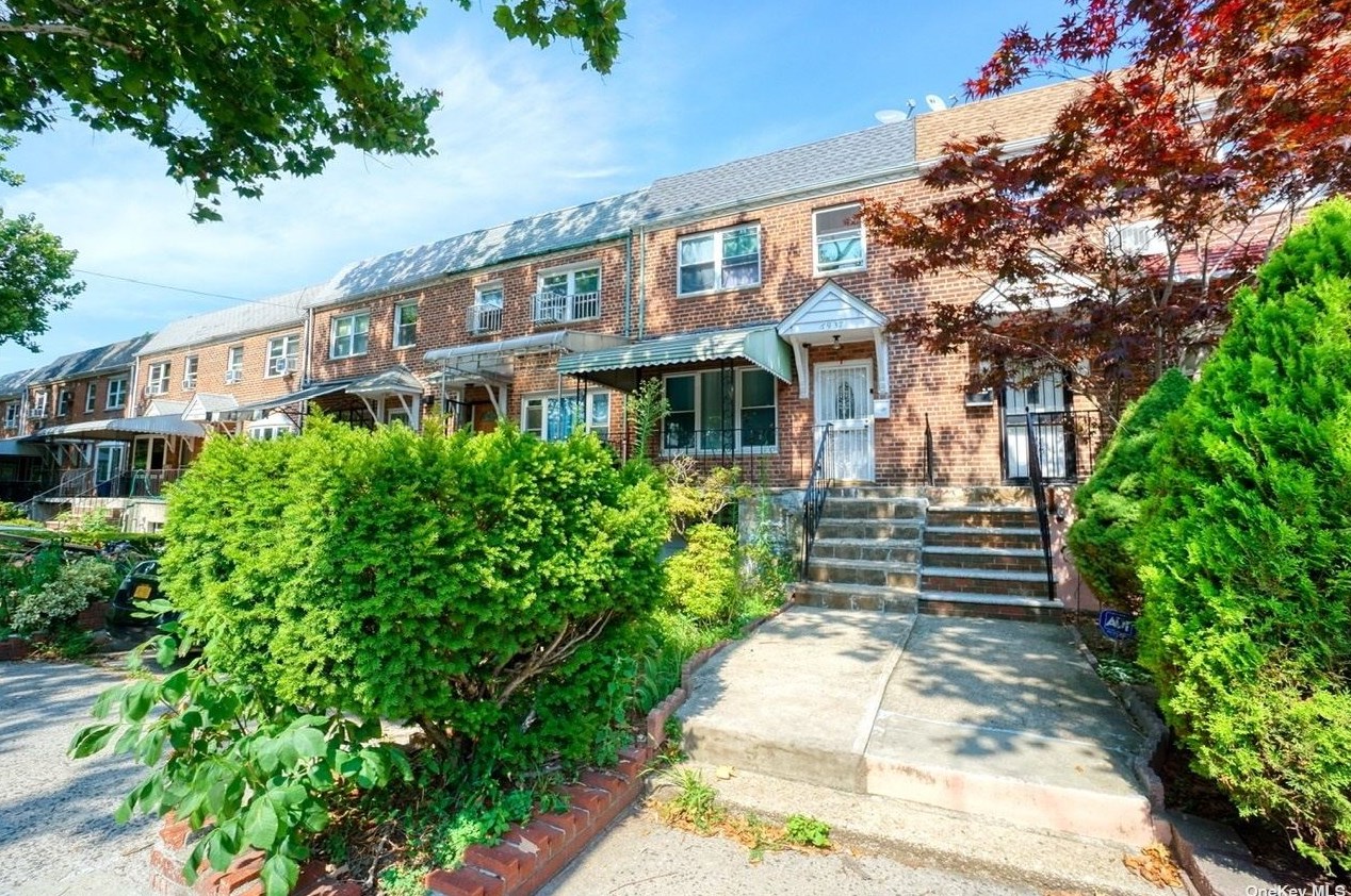 69-37 Springfield Blvd, Flushing, NY 11364-3557
