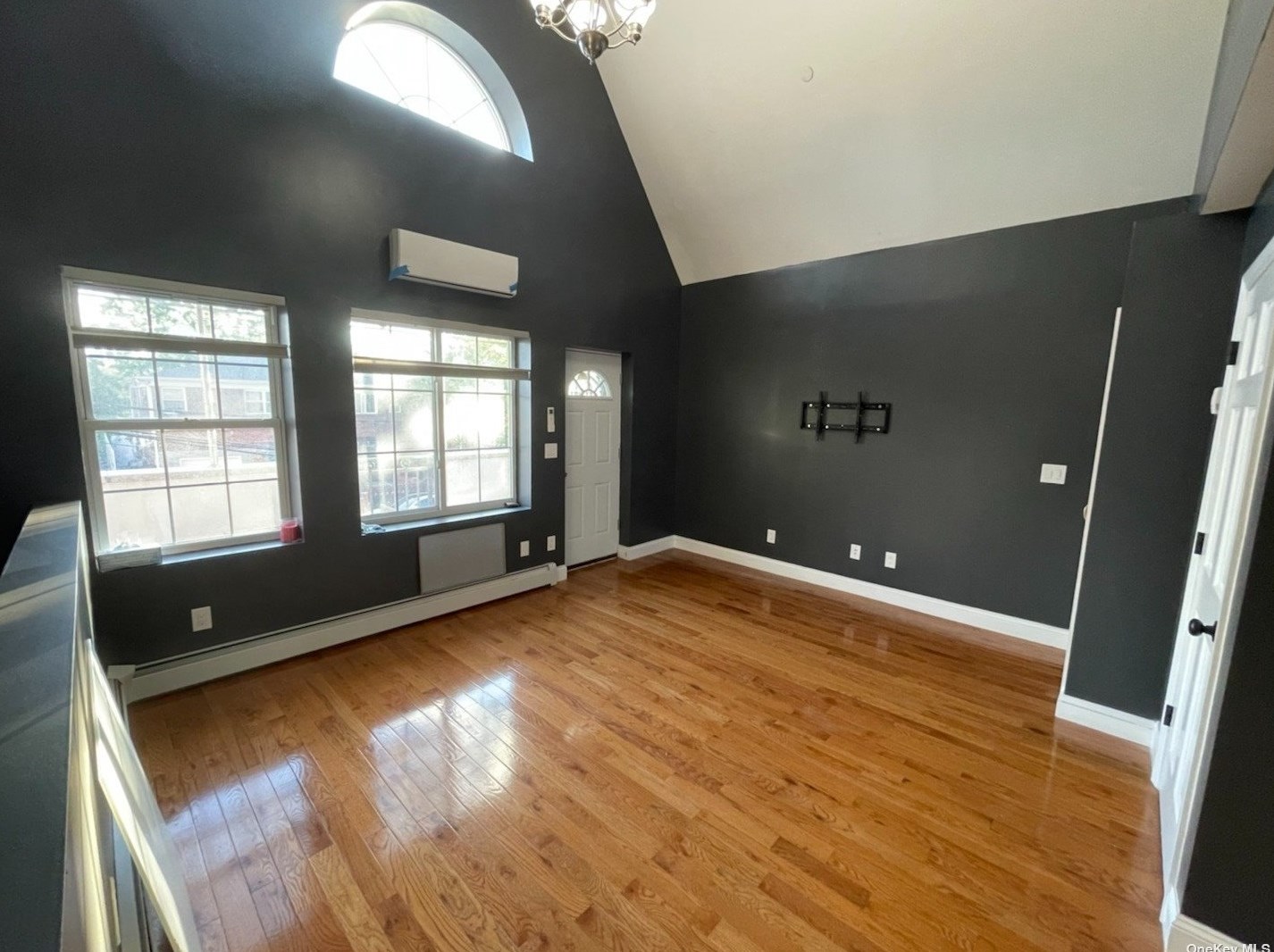 5821 183rd St #2fl, Flushing, NY 11365