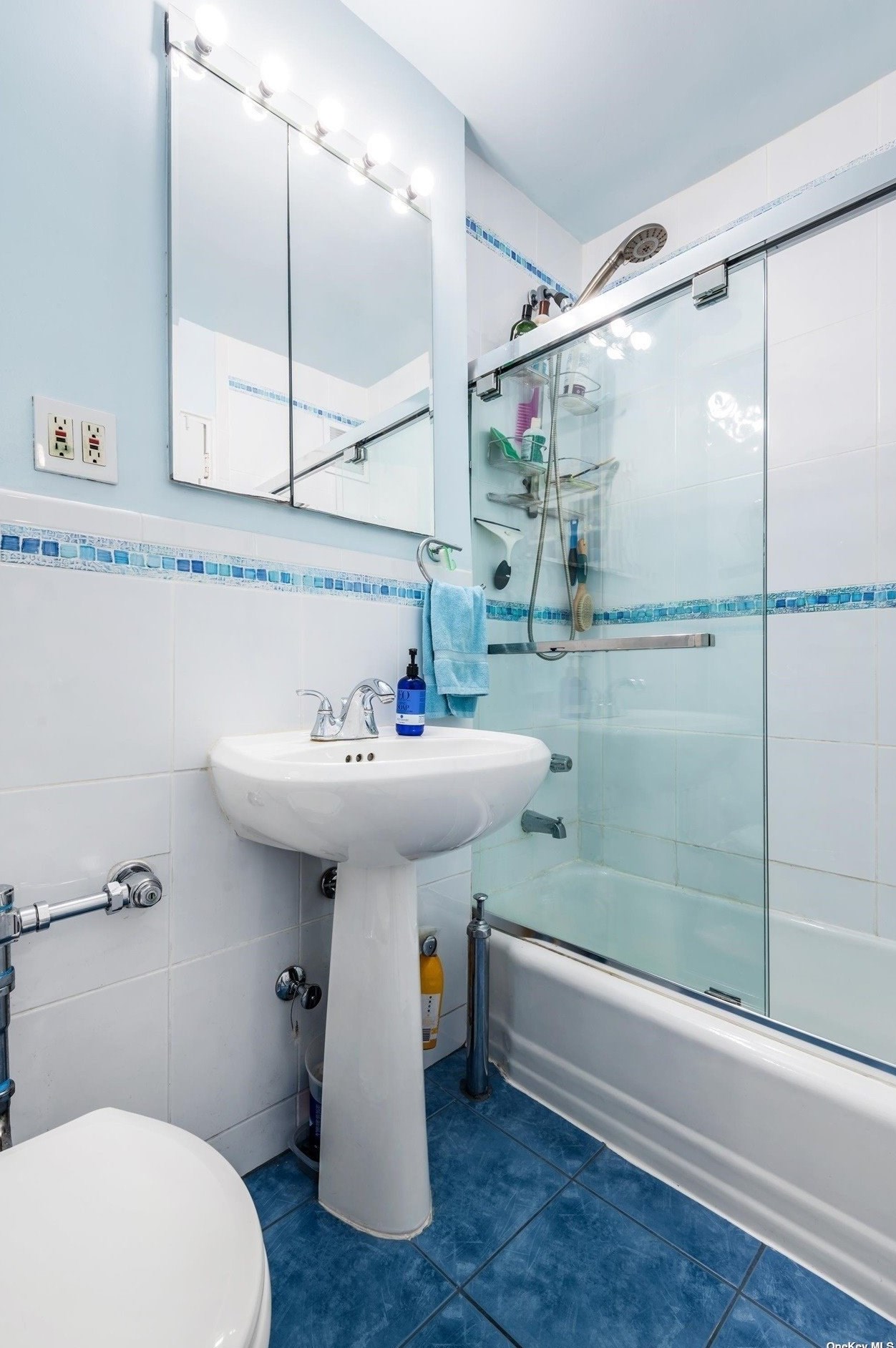 3443 60th St, Flushing NY  11377-2157 exterior