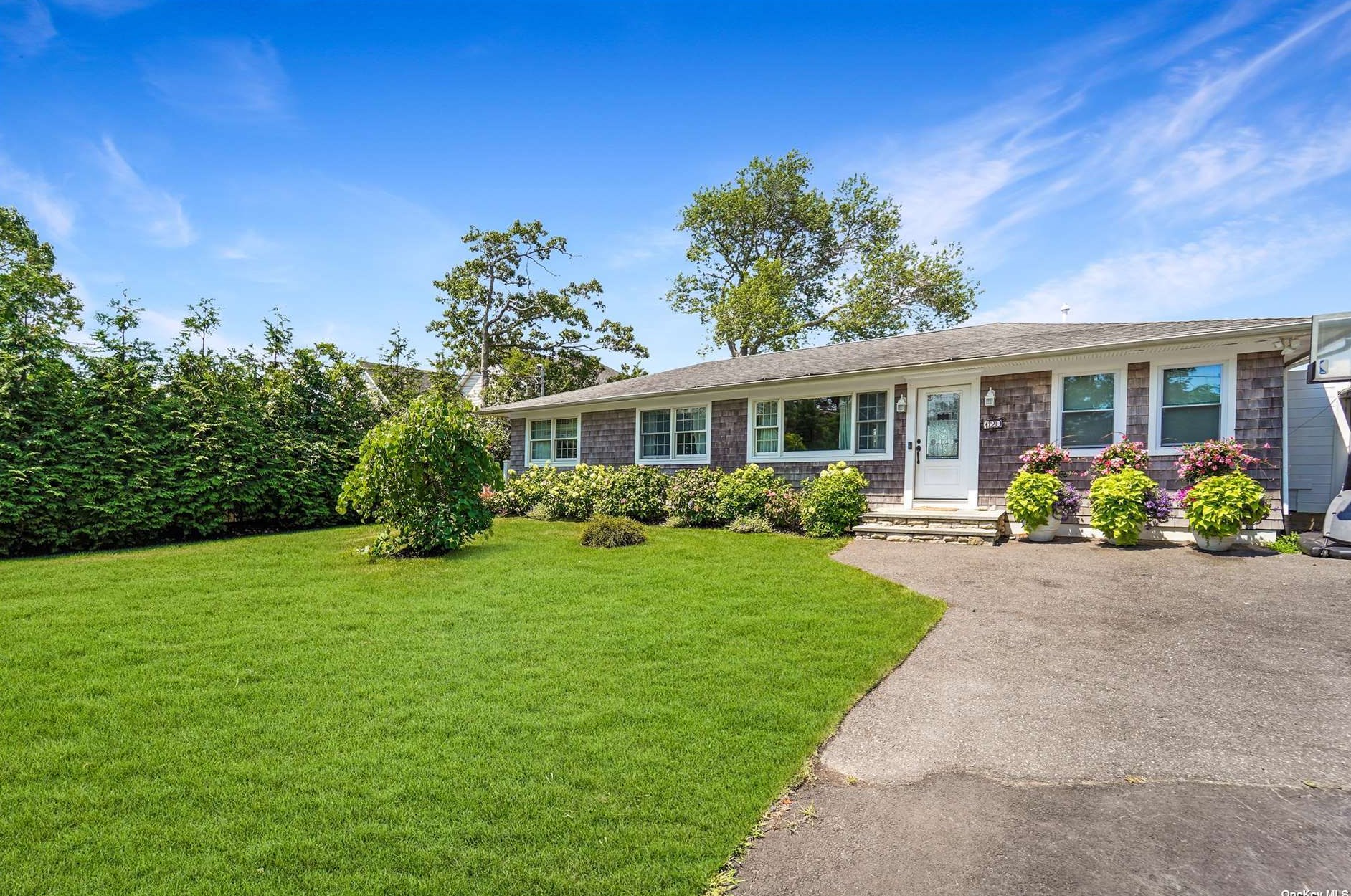 120 Crystal Beach Blvd, Moriches, NY 11955