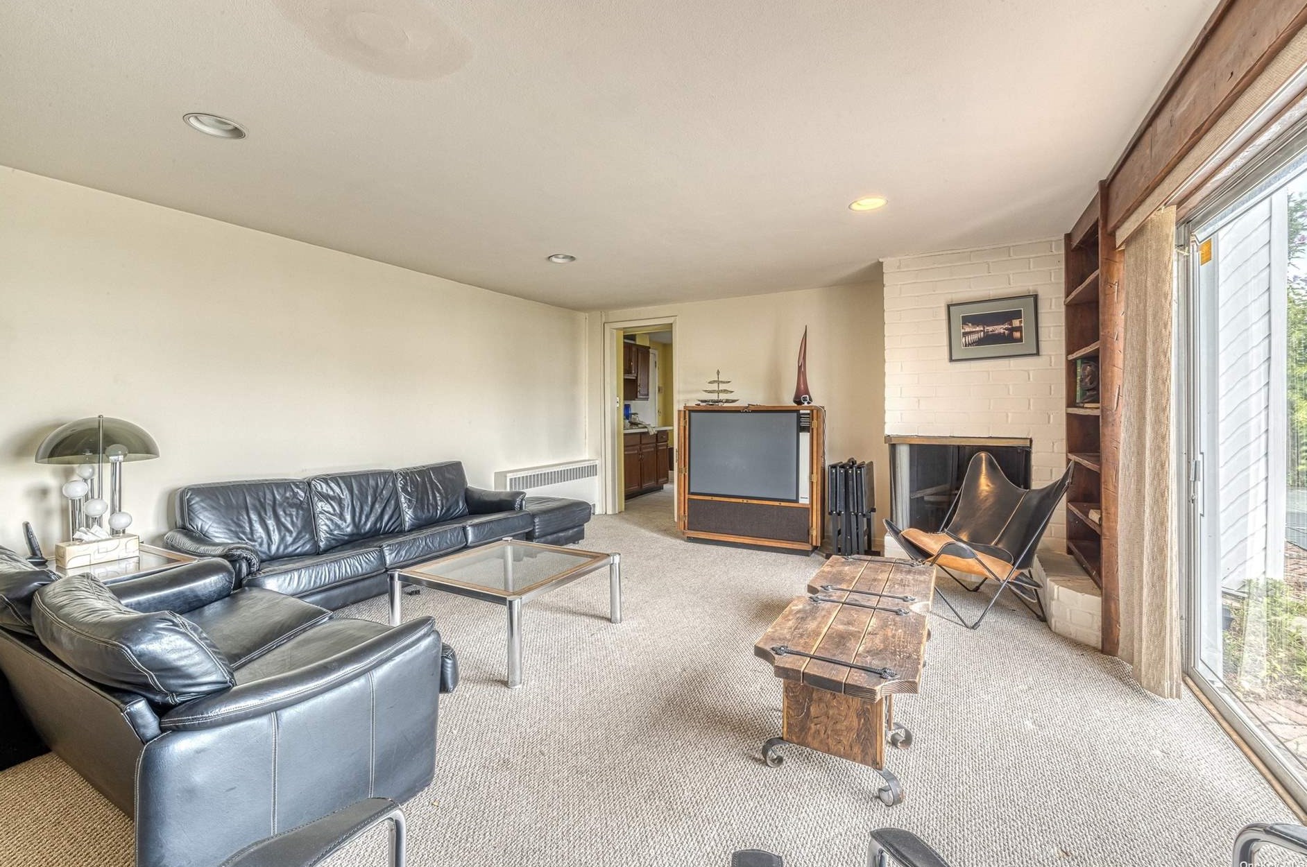 2883 Hbr Rd, North Merrick NY 11566-4610 exterior