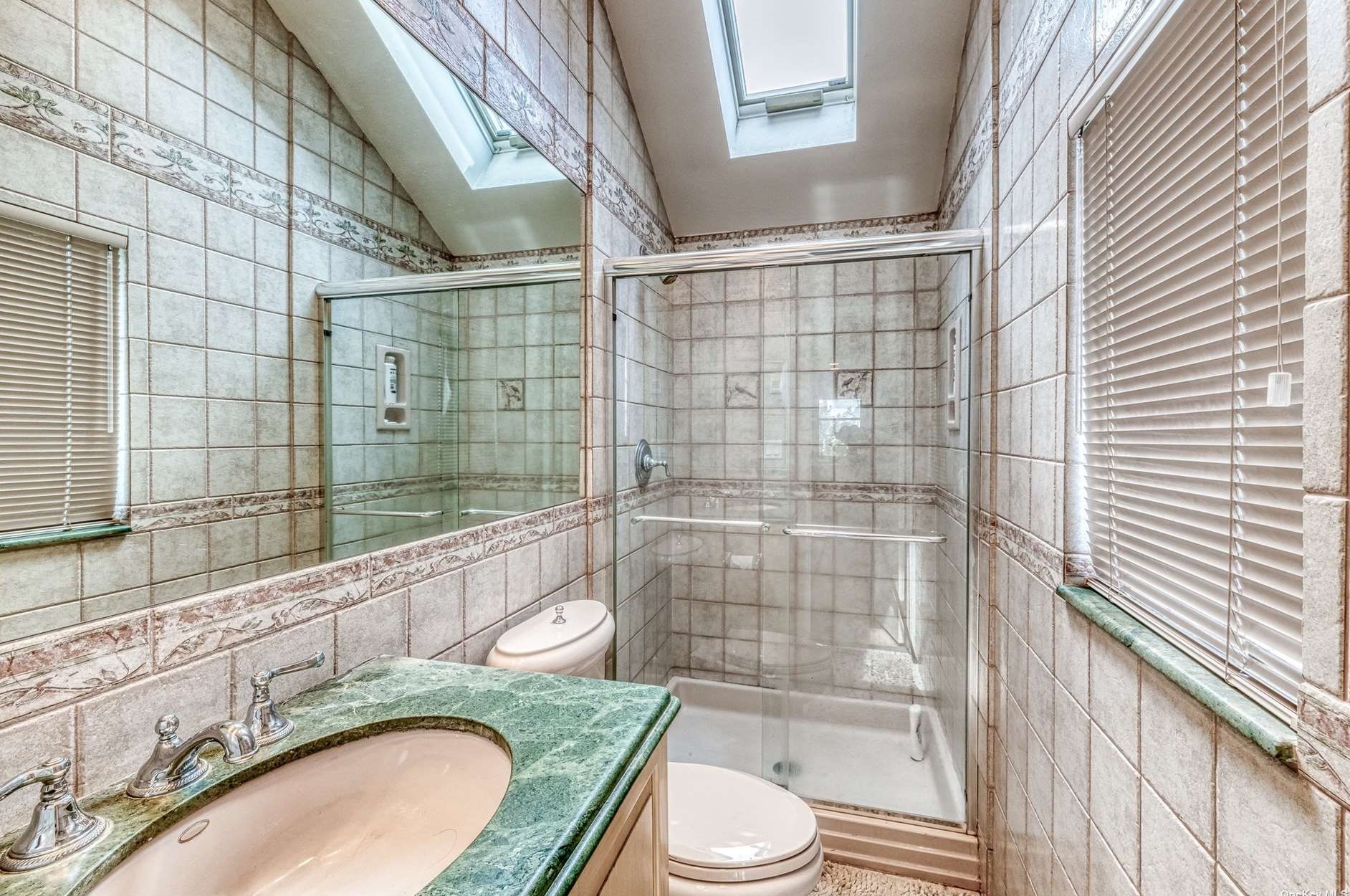 2883 Hbr Rd, North Merrick NY 11566-4610 exterior