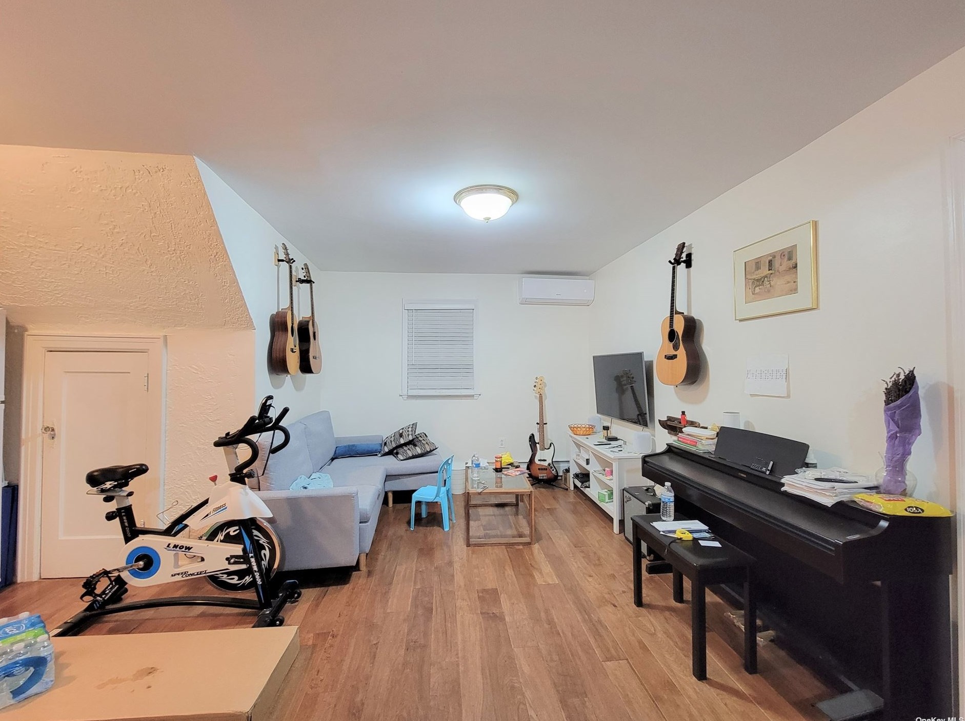 47-17 190th St #2fl, Flushing, NY 11358