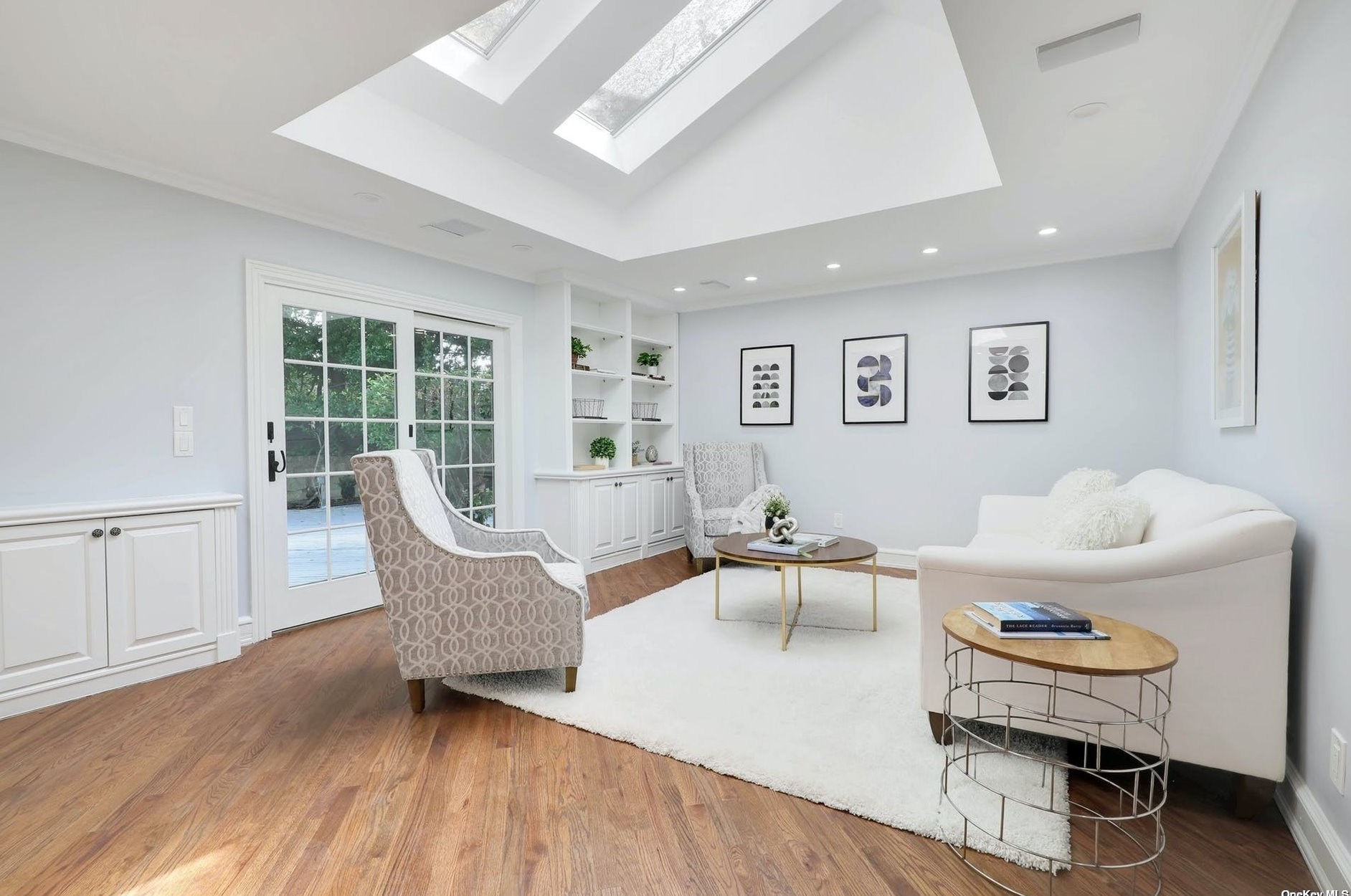 24 Flamingo Rd, East Hills NY  11576-2620 exterior