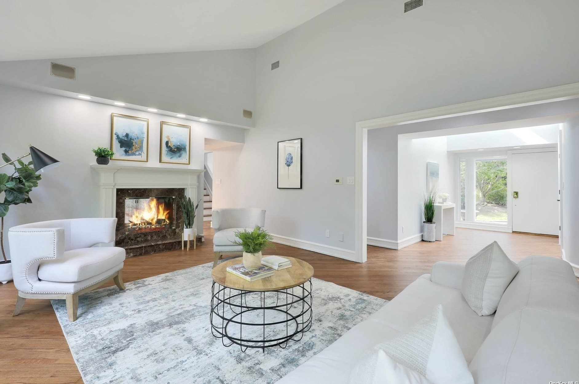 24 Flamingo Rd, East Hills NY  11576-2620 exterior