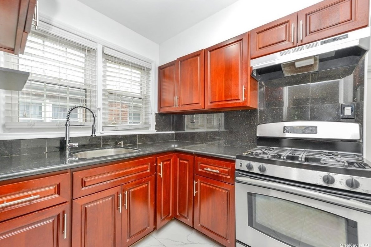 77-45 166th St #2, Flushing, NY 11366